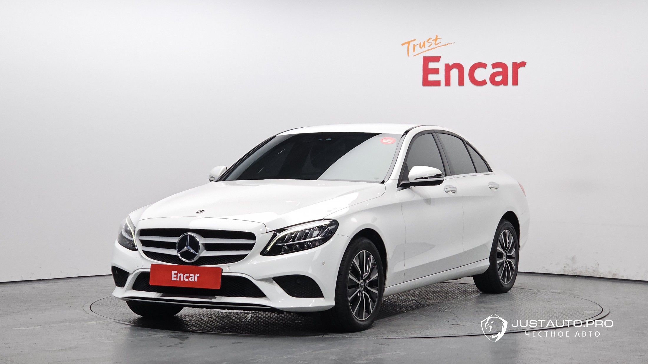 Автомобиль Mercedes-Benz C-Class