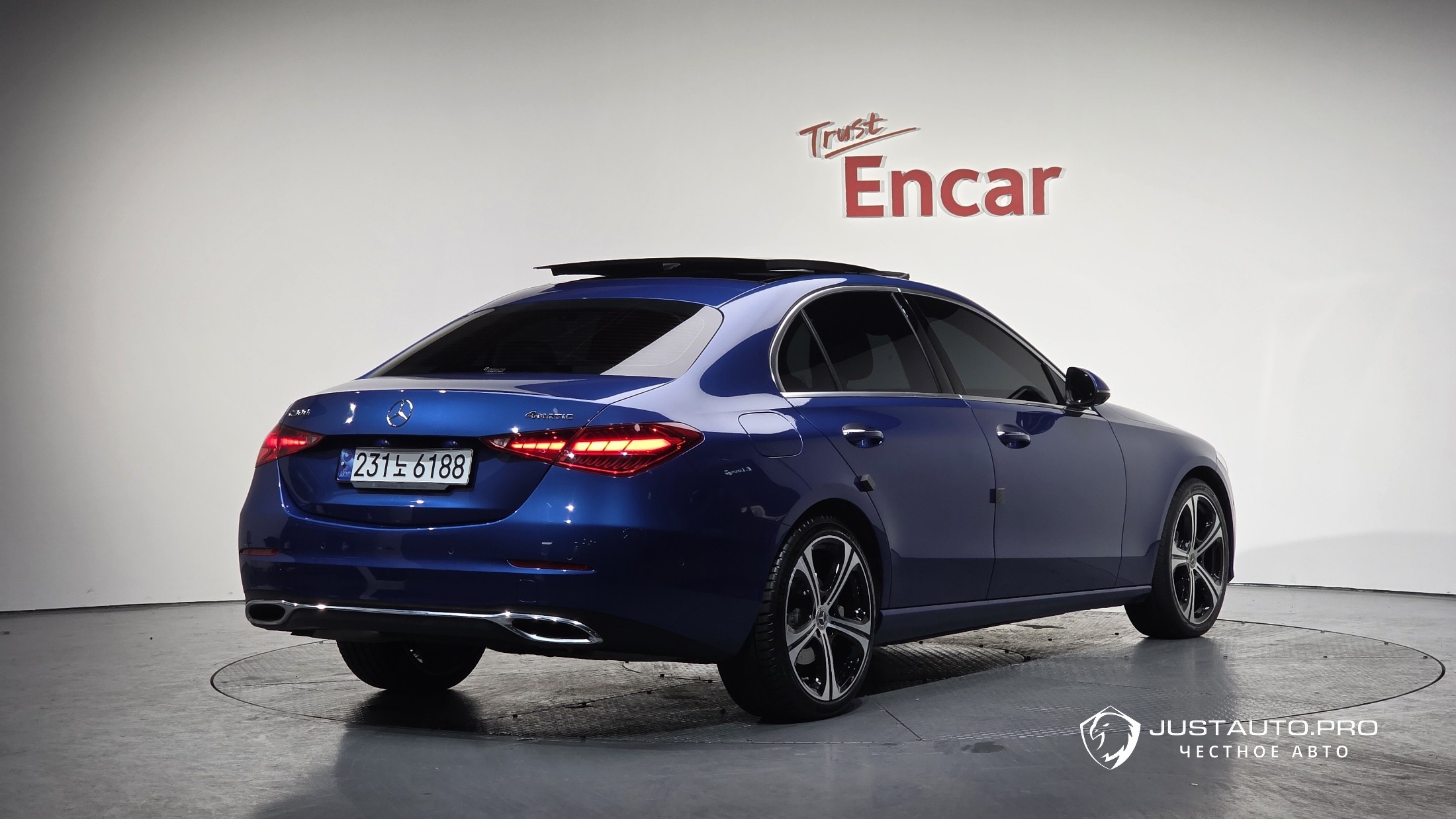 Автомобиль Mercedes-Benz C-Class