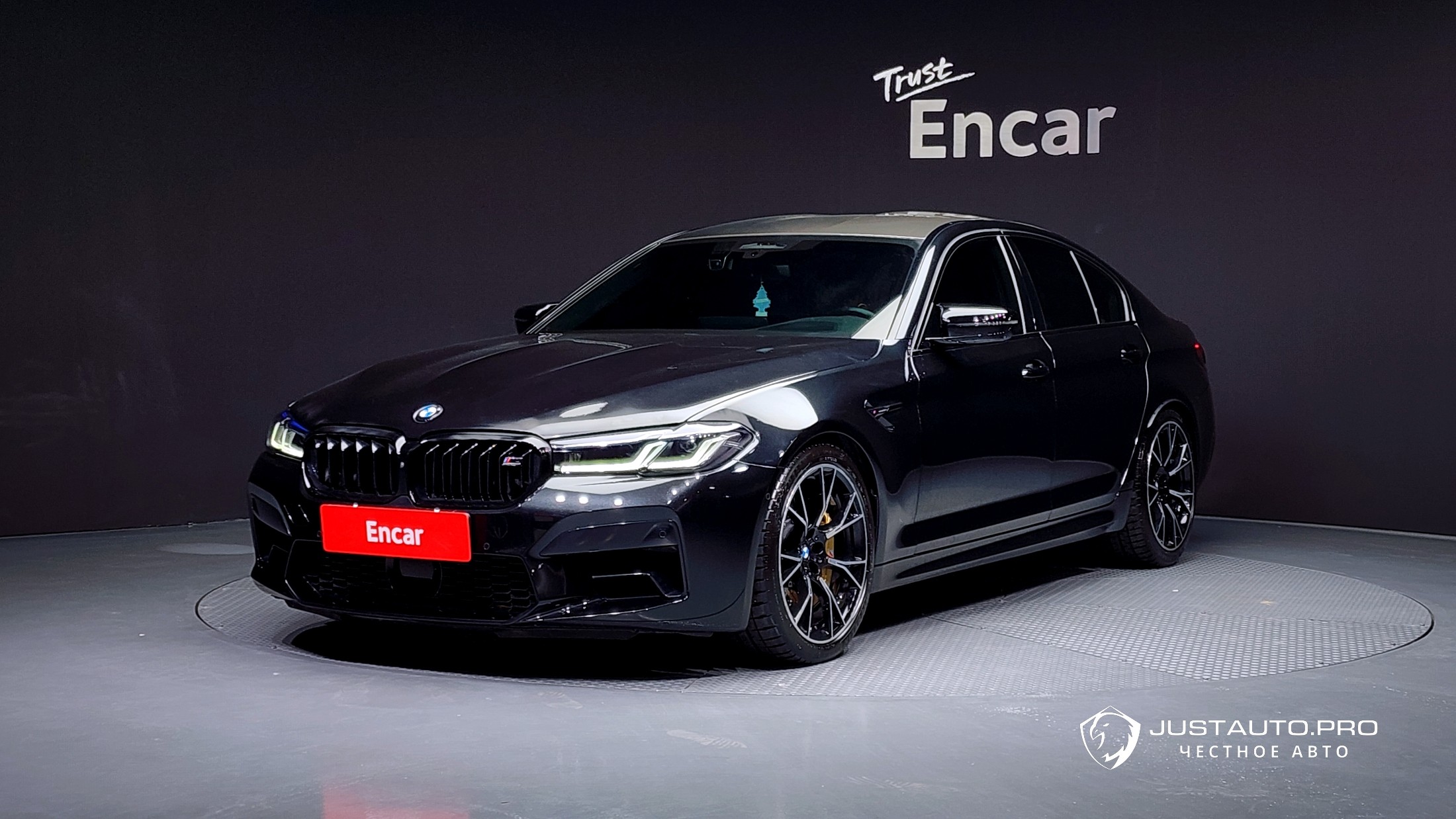 Автомобиль BMW M5