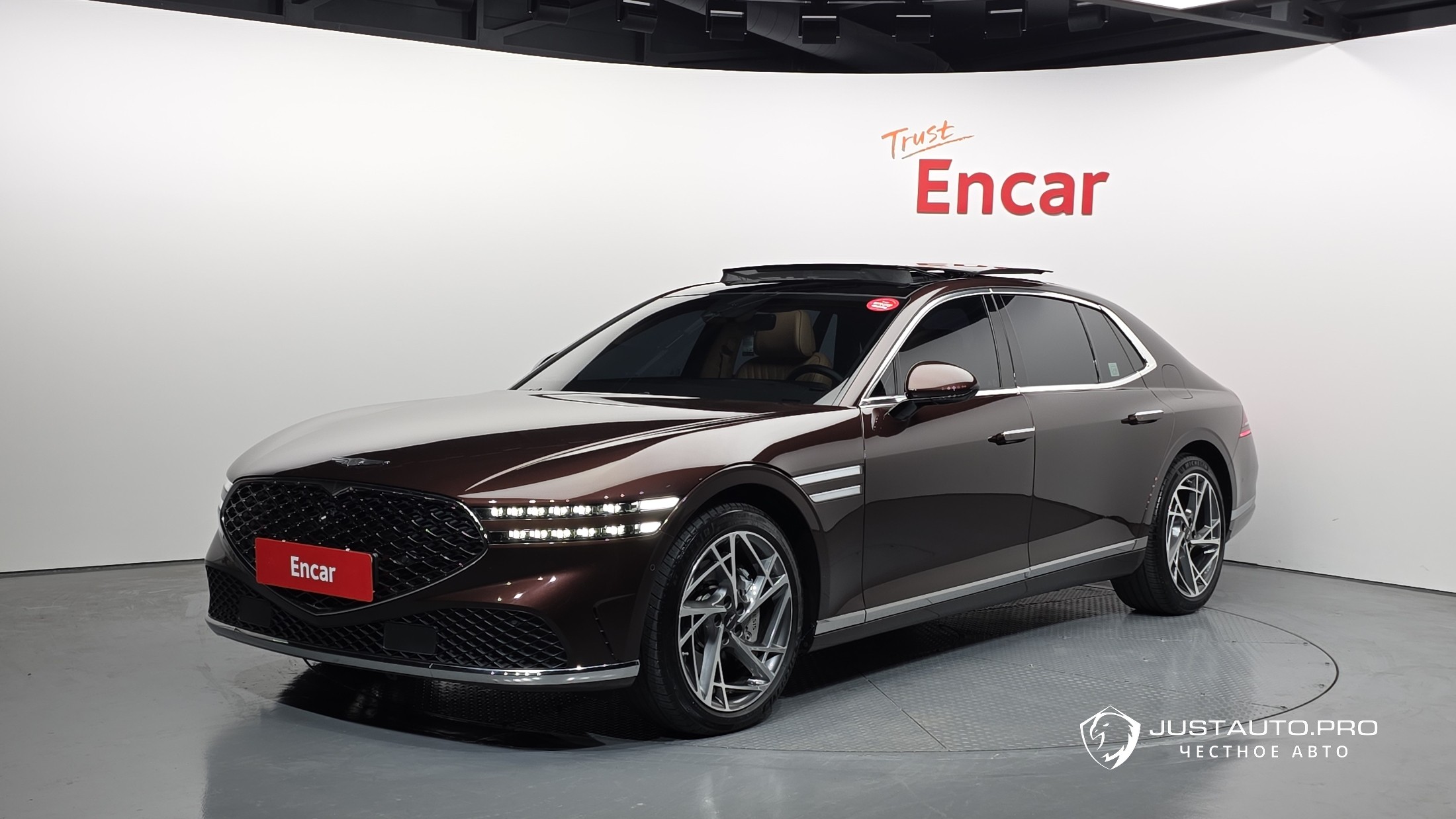 Автомобиль Genesis G90