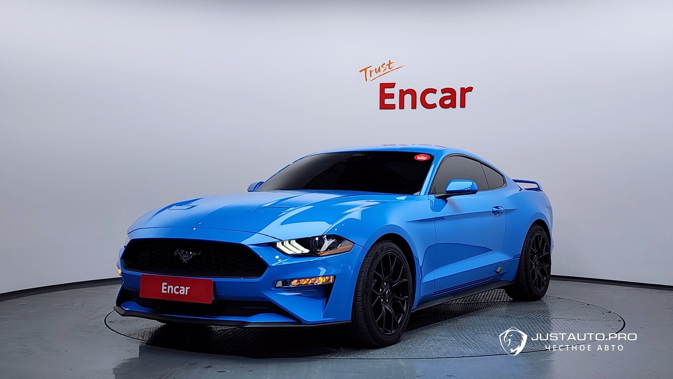 Автомобиль Ford Mustang