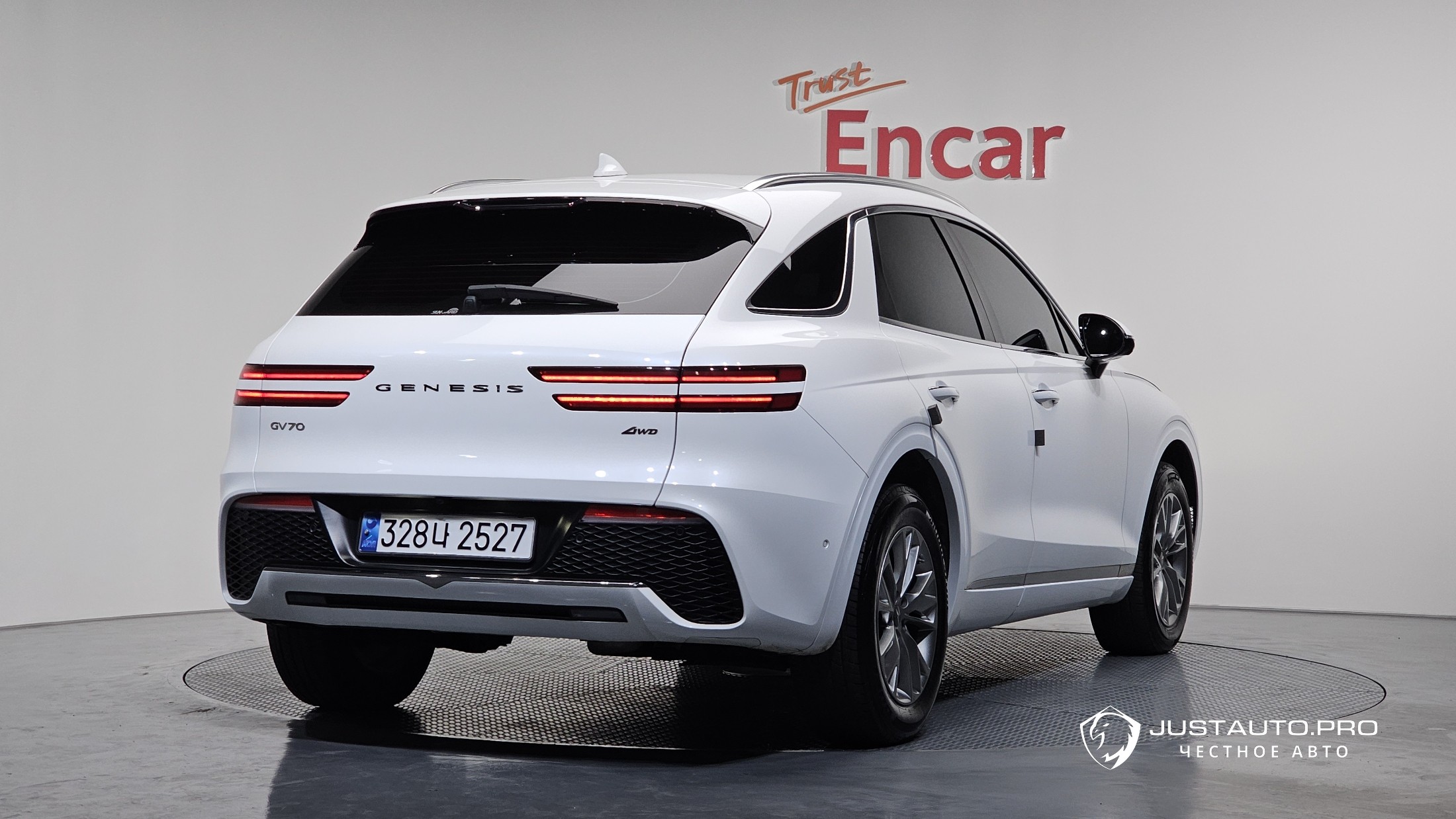 Автомобиль Genesis GV70