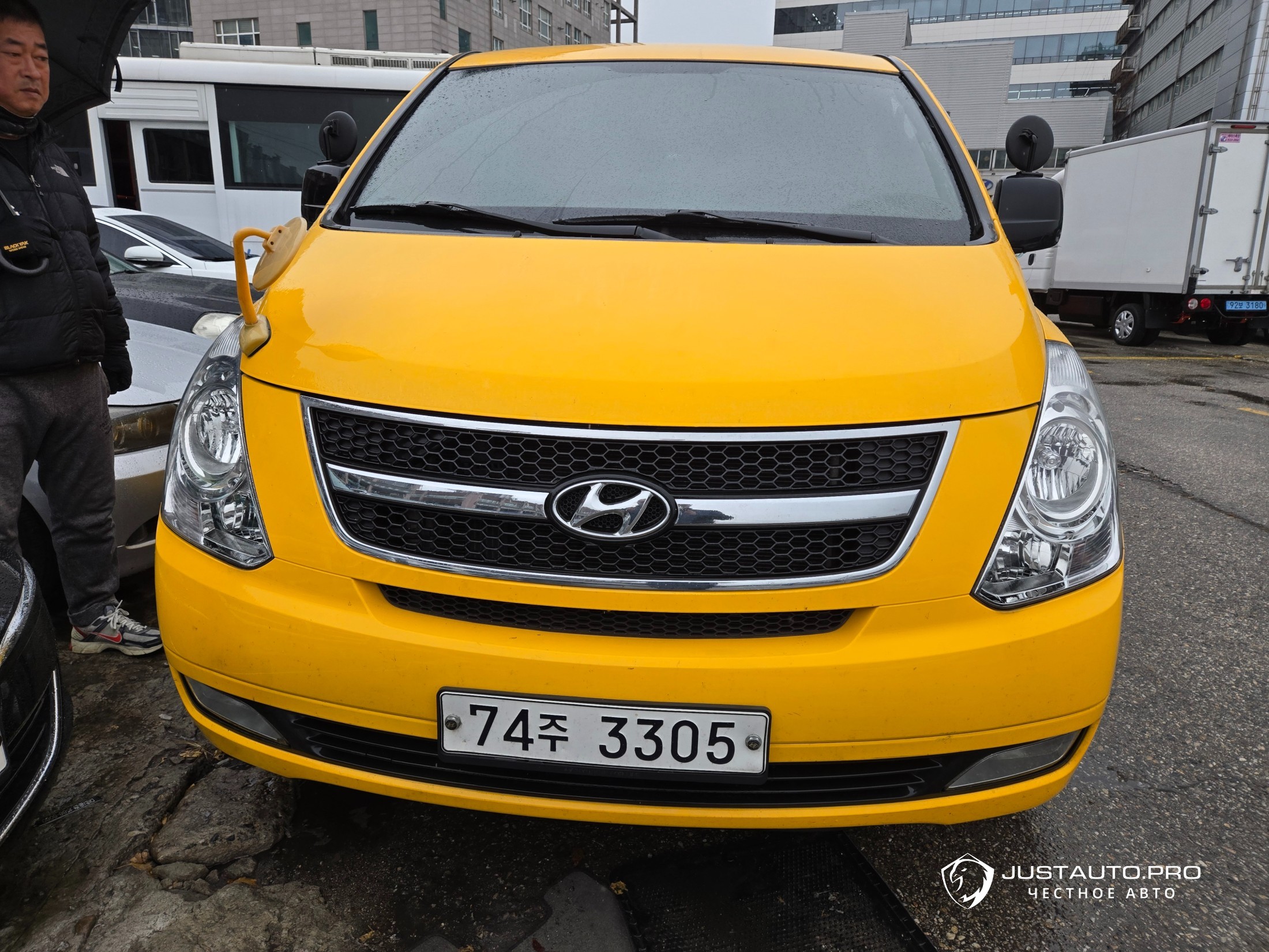 Автомобиль Hyundai Starex