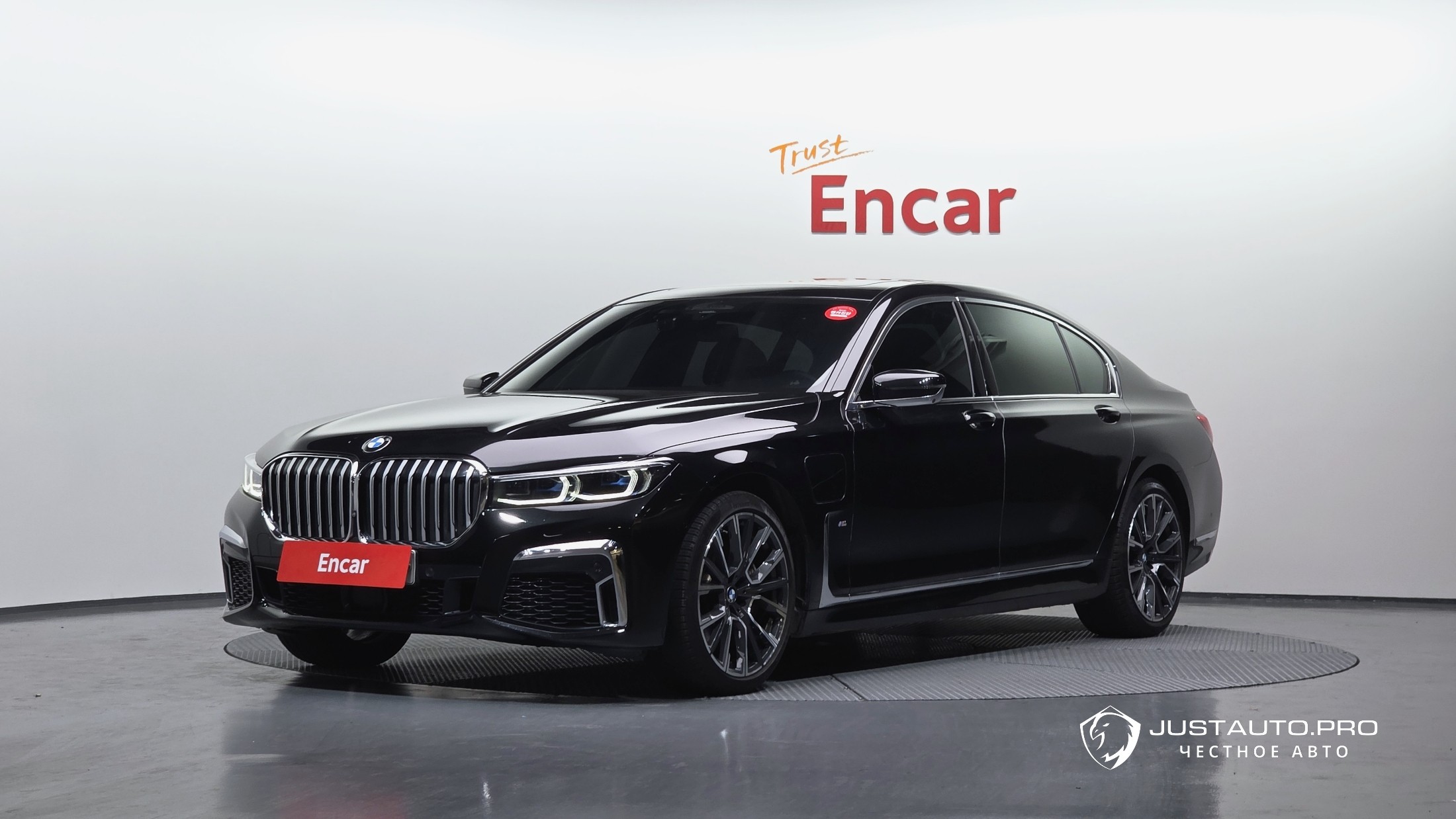 Автомобиль BMW 7-Series