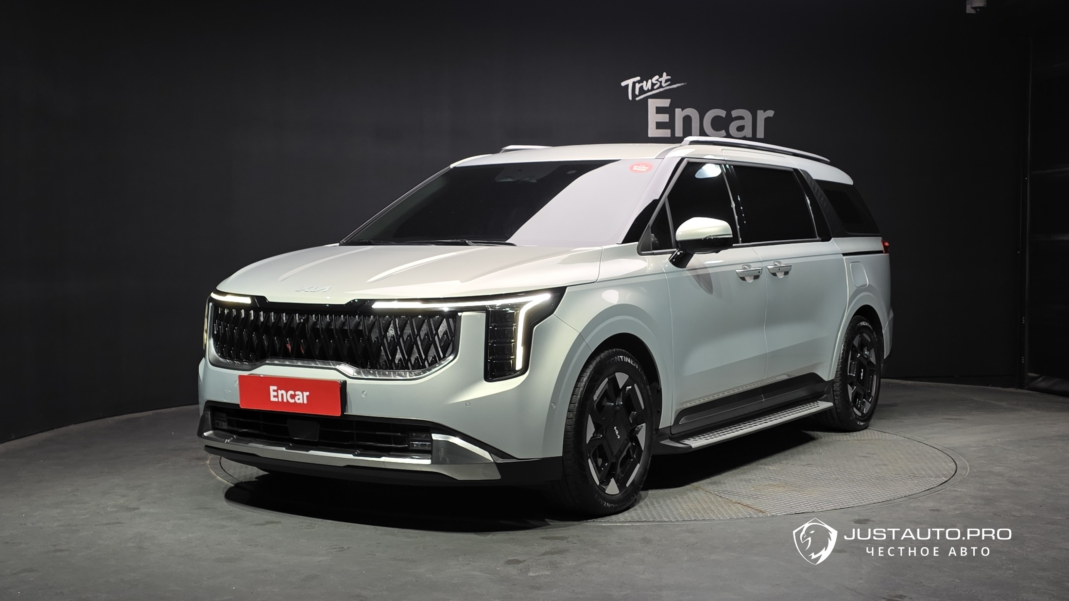 Автомобиль Kia Canival