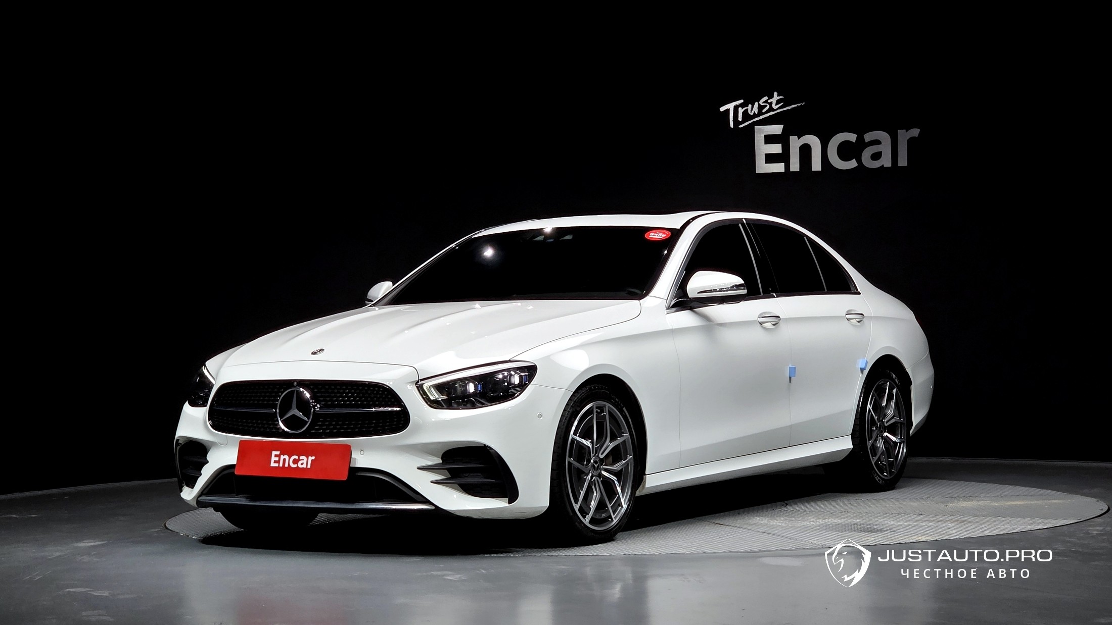 Автомобиль Mercedes-Benz E-Class