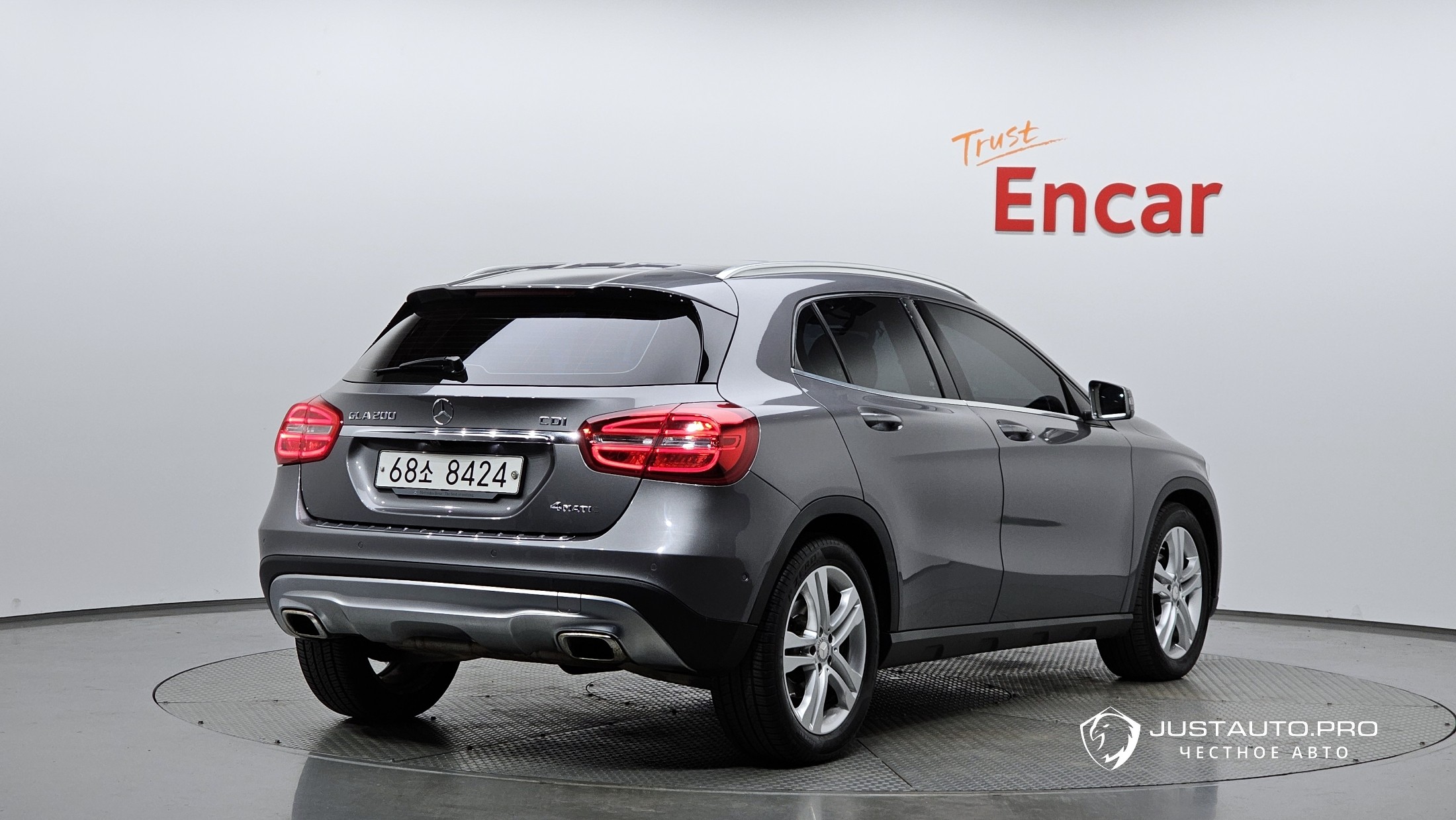 Автомобиль Mercedes-Benz GLA-Class