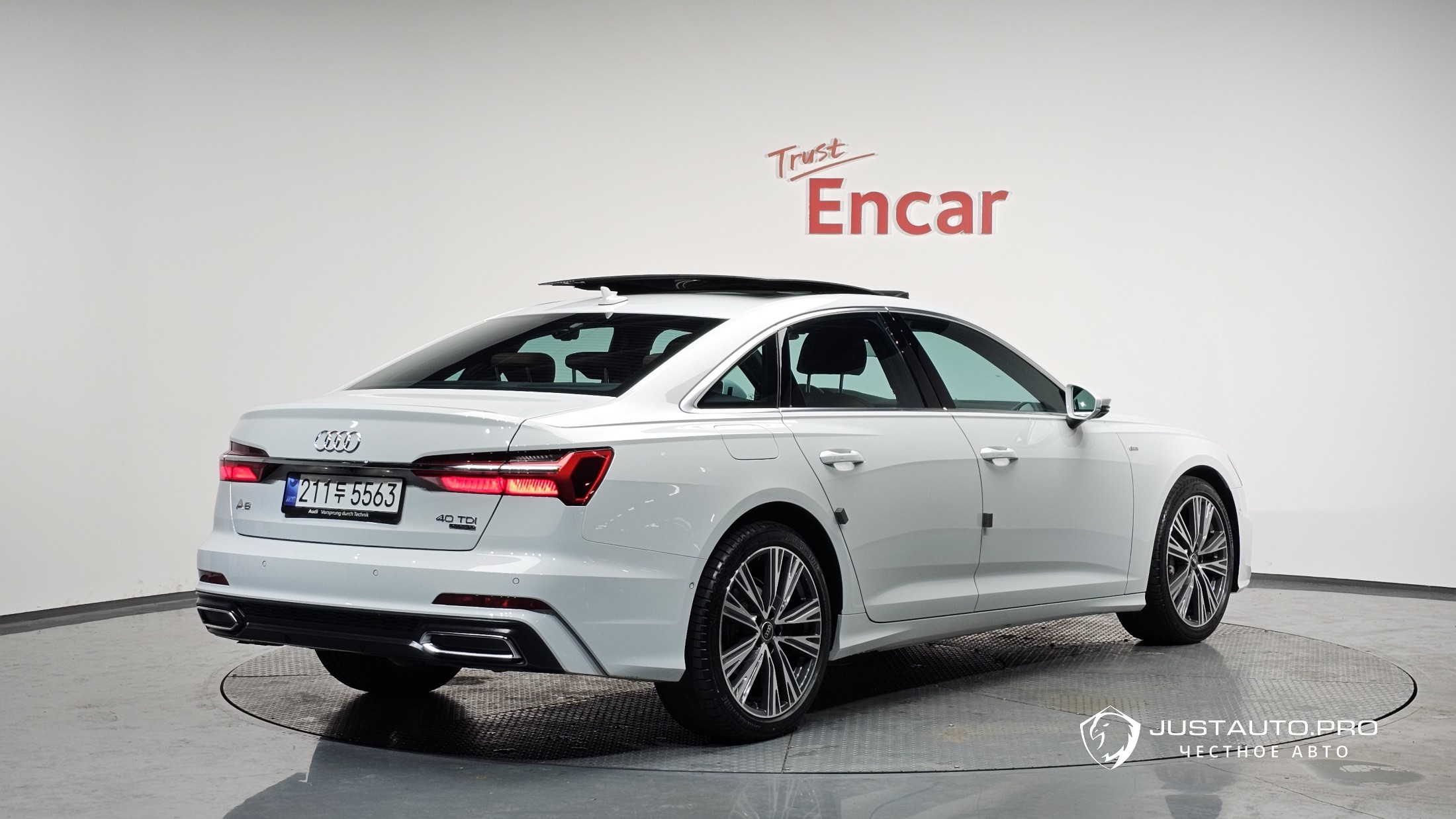 Автомобиль Audi A6