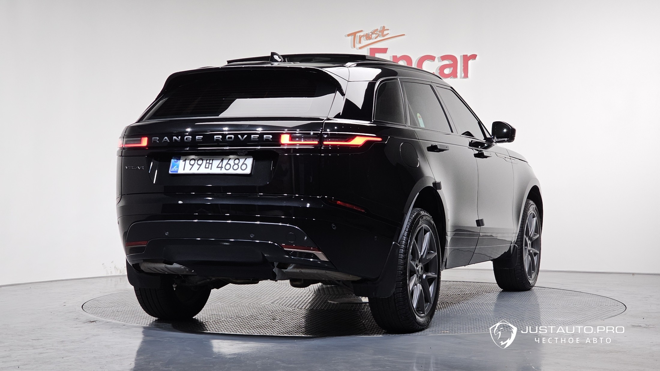 Автомобиль Land Rover Range Rover Velar