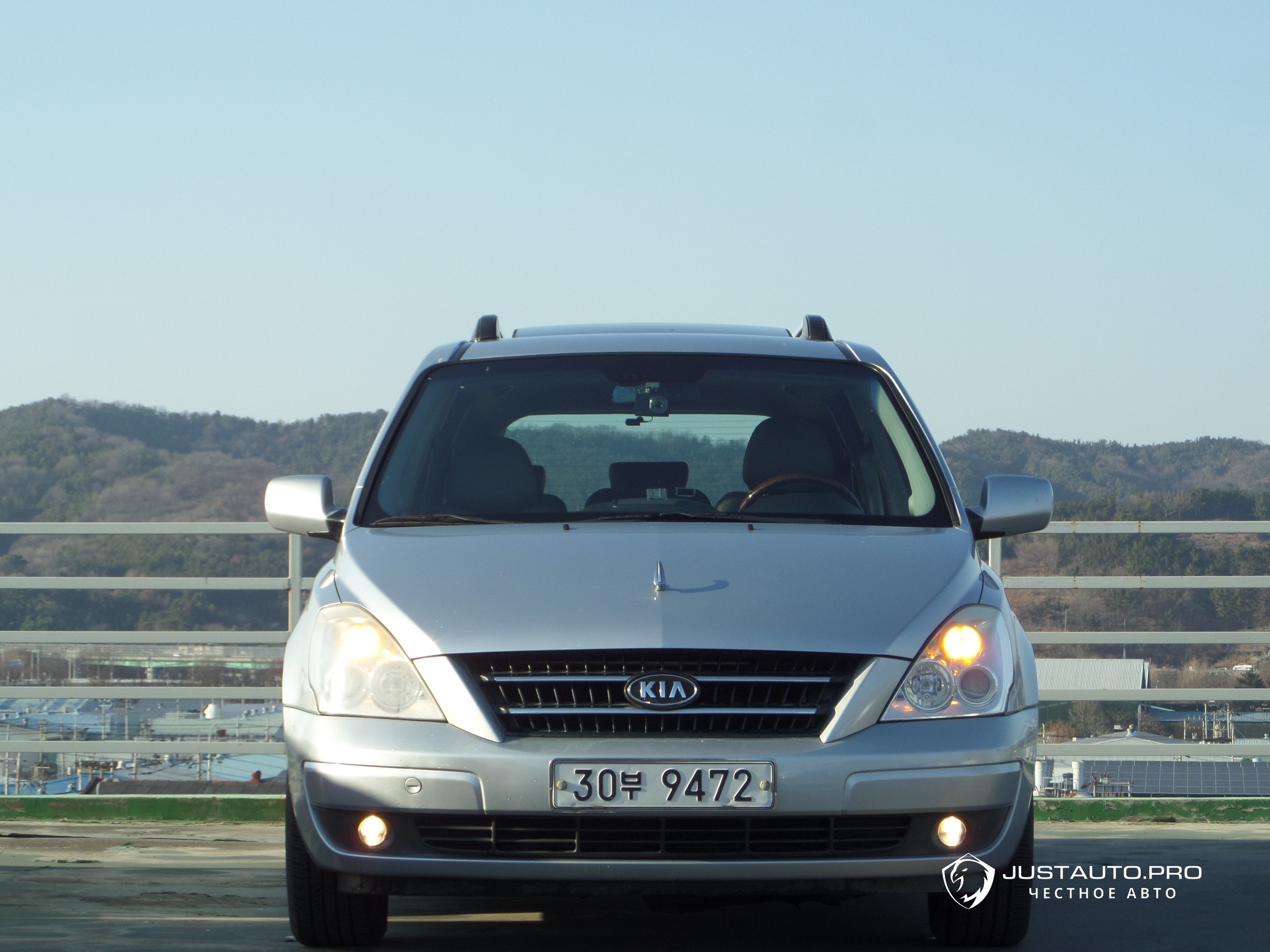 Автомобиль Kia Canival