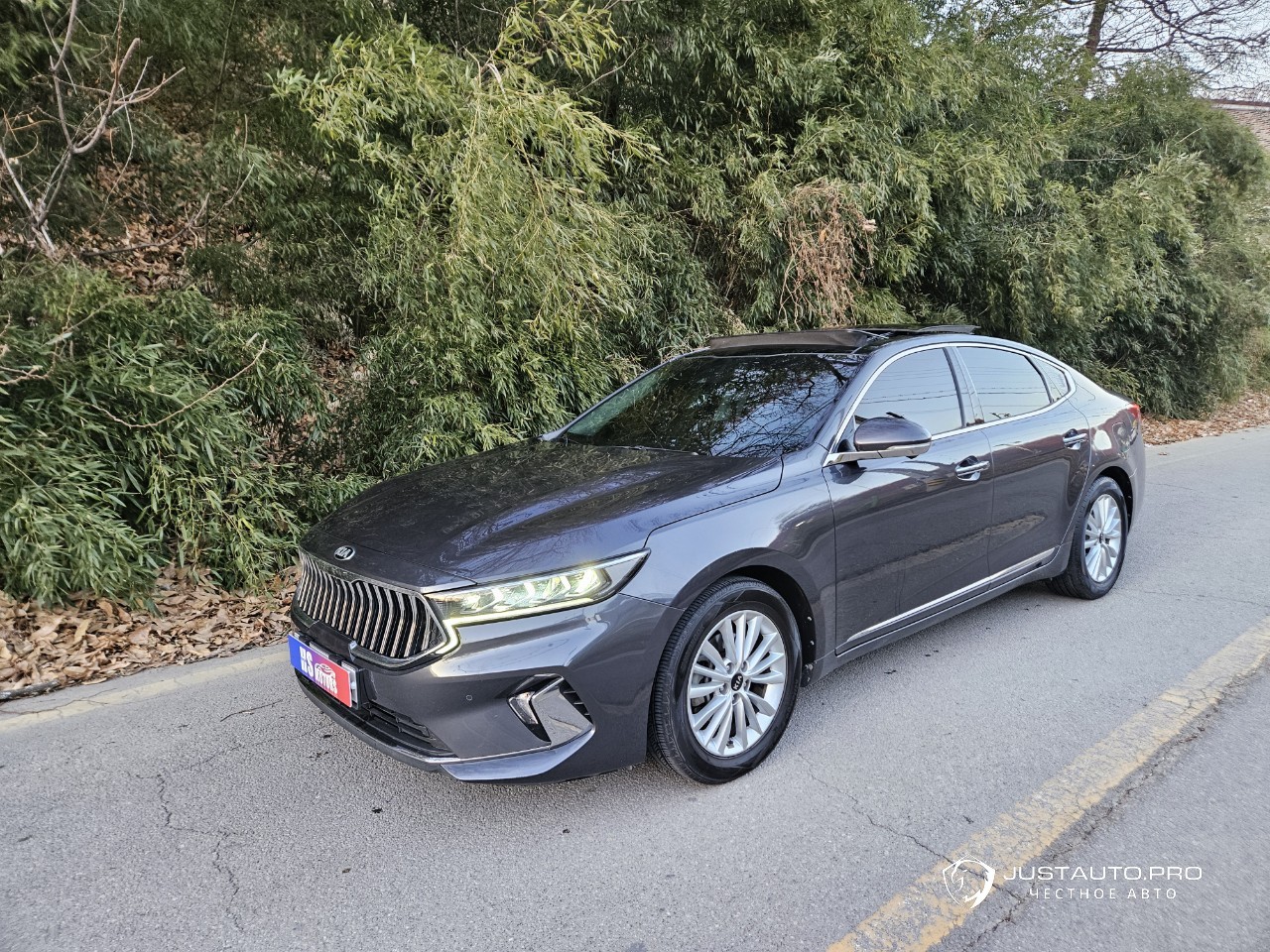 Автомобиль Kia K7