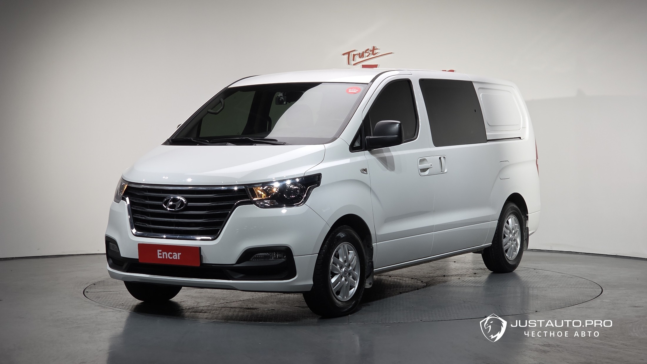 Автомобиль Hyundai Starex