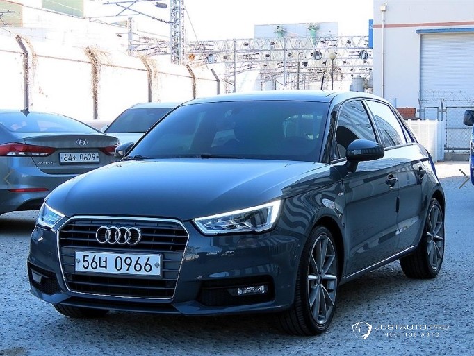 Автомобиль Audi A1