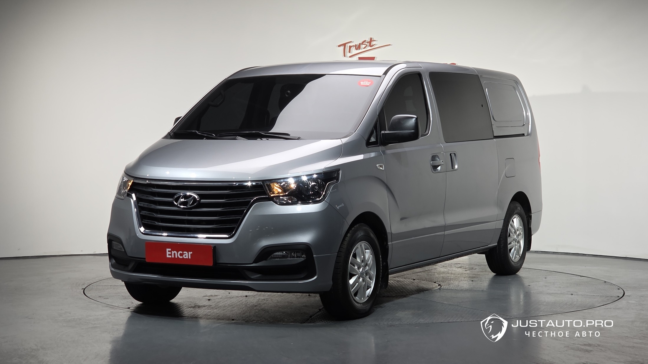 Автомобиль Hyundai Starex
