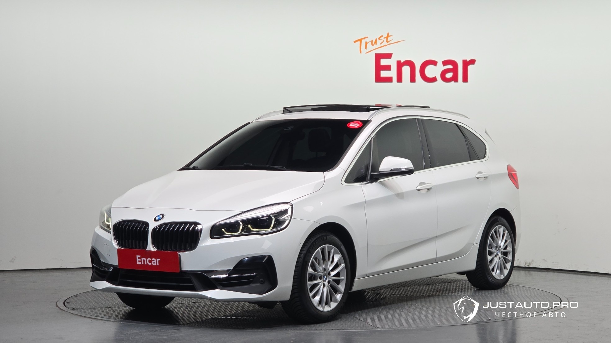 Автомобиль BMW 2-Series