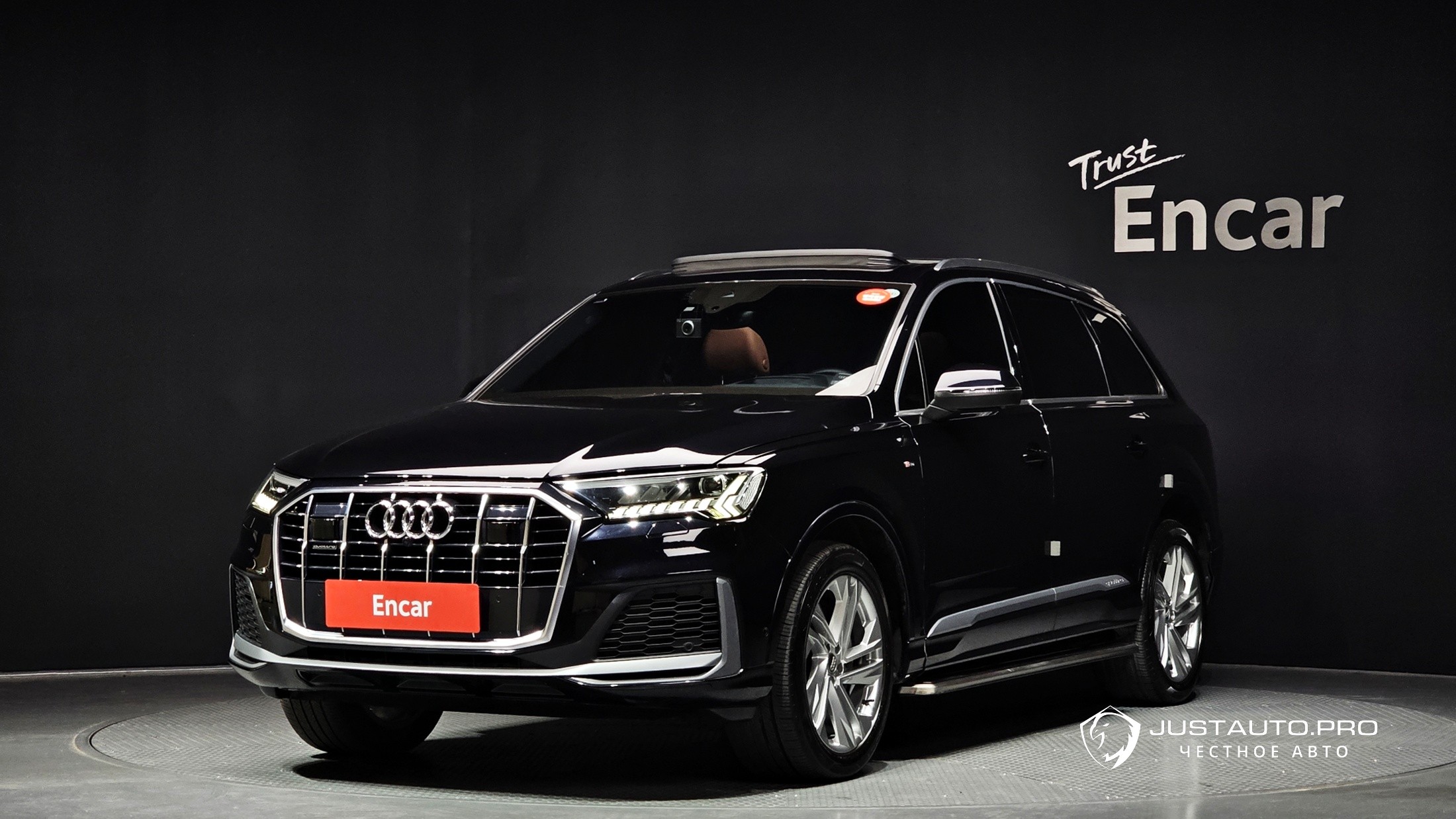 Автомобиль Audi Q7
