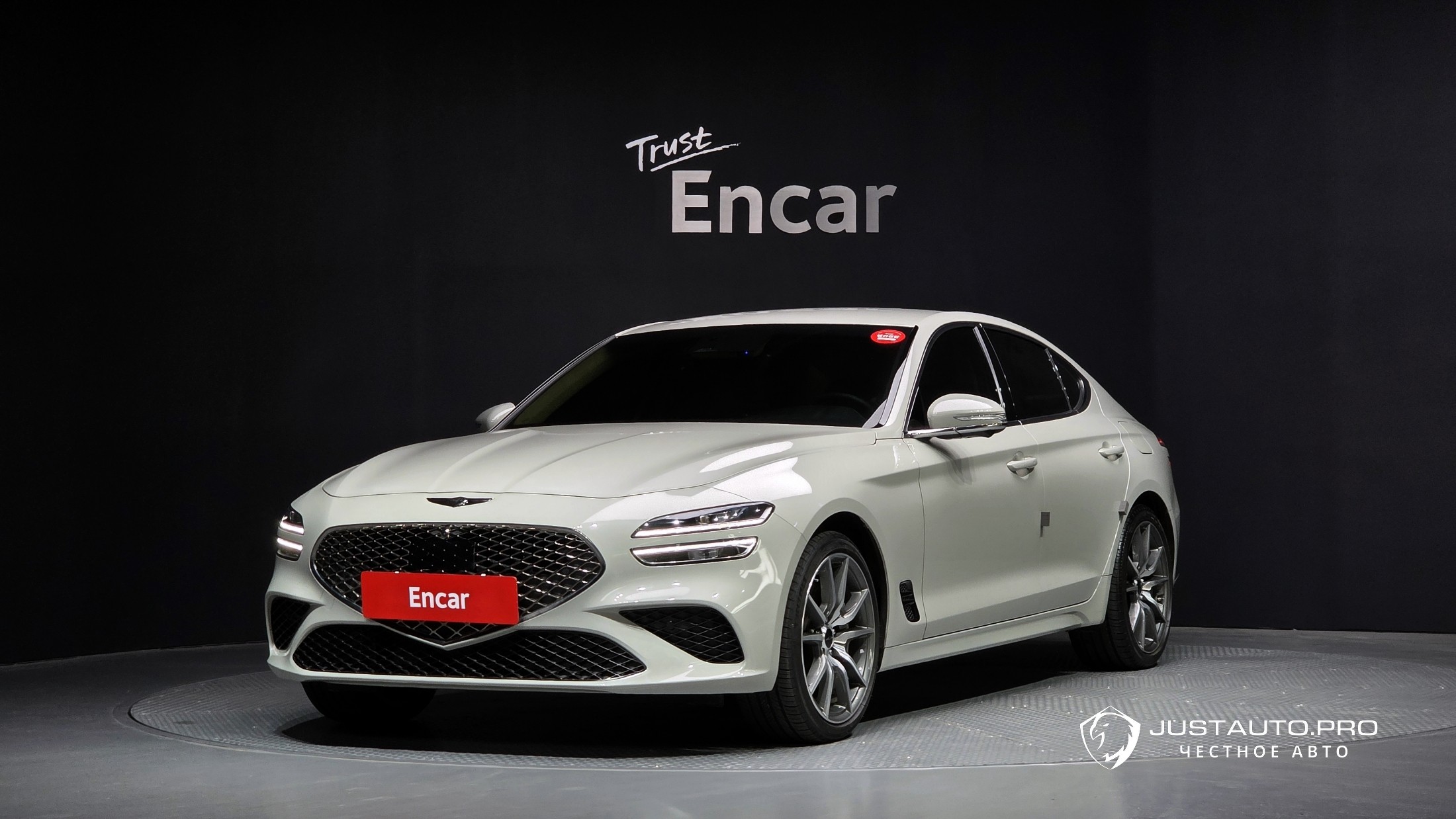 Автомобиль Genesis G70