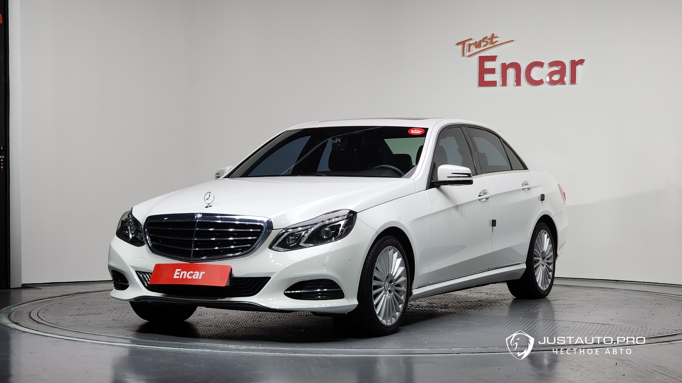Автомобиль Mercedes-Benz E-Class