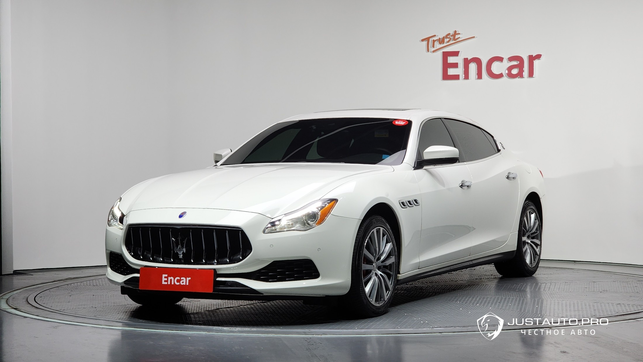 Автомобиль Maserati Quattroporte