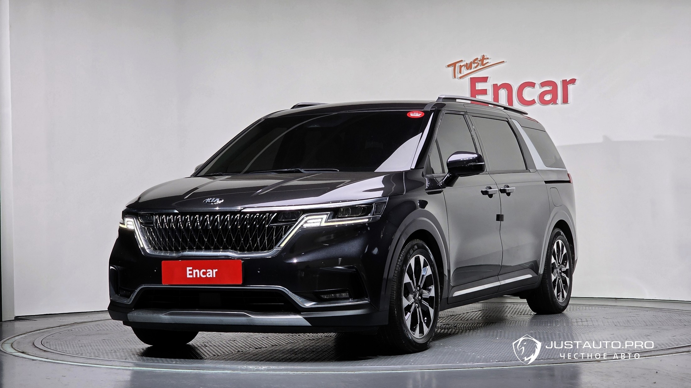 Автомобиль Kia Canival