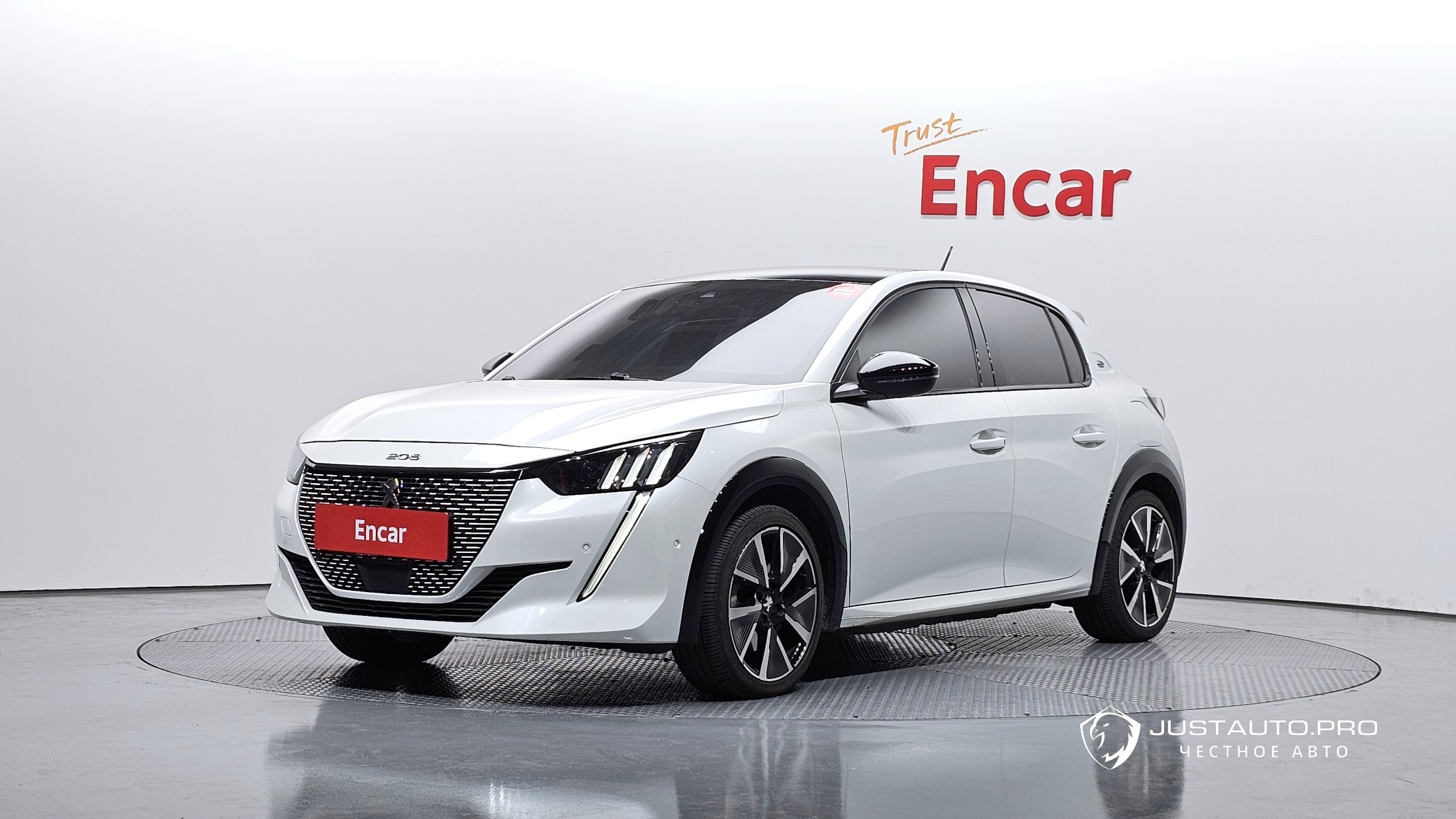 Автомобиль Peugeot 208