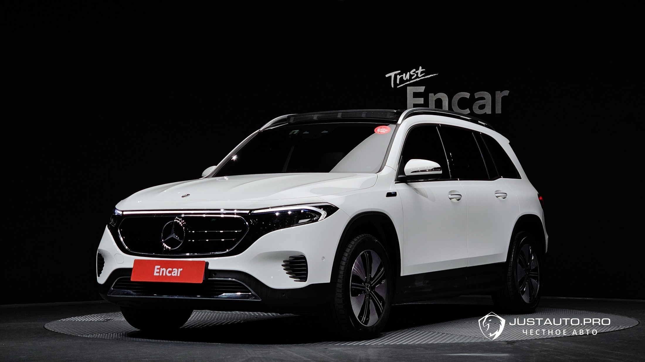 Автомобиль Mercedes-Benz EQB