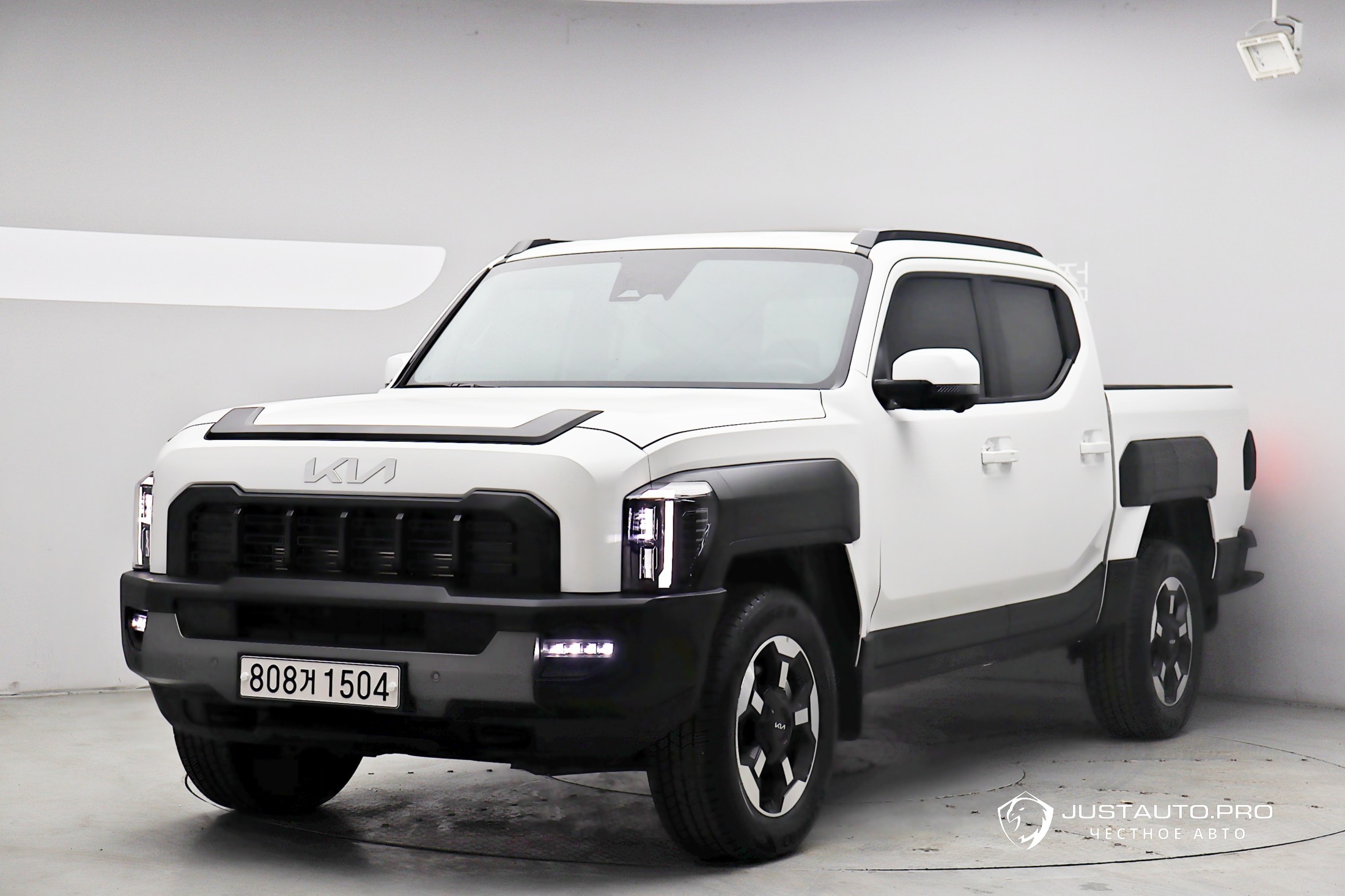 Автомобиль Kia Tasman