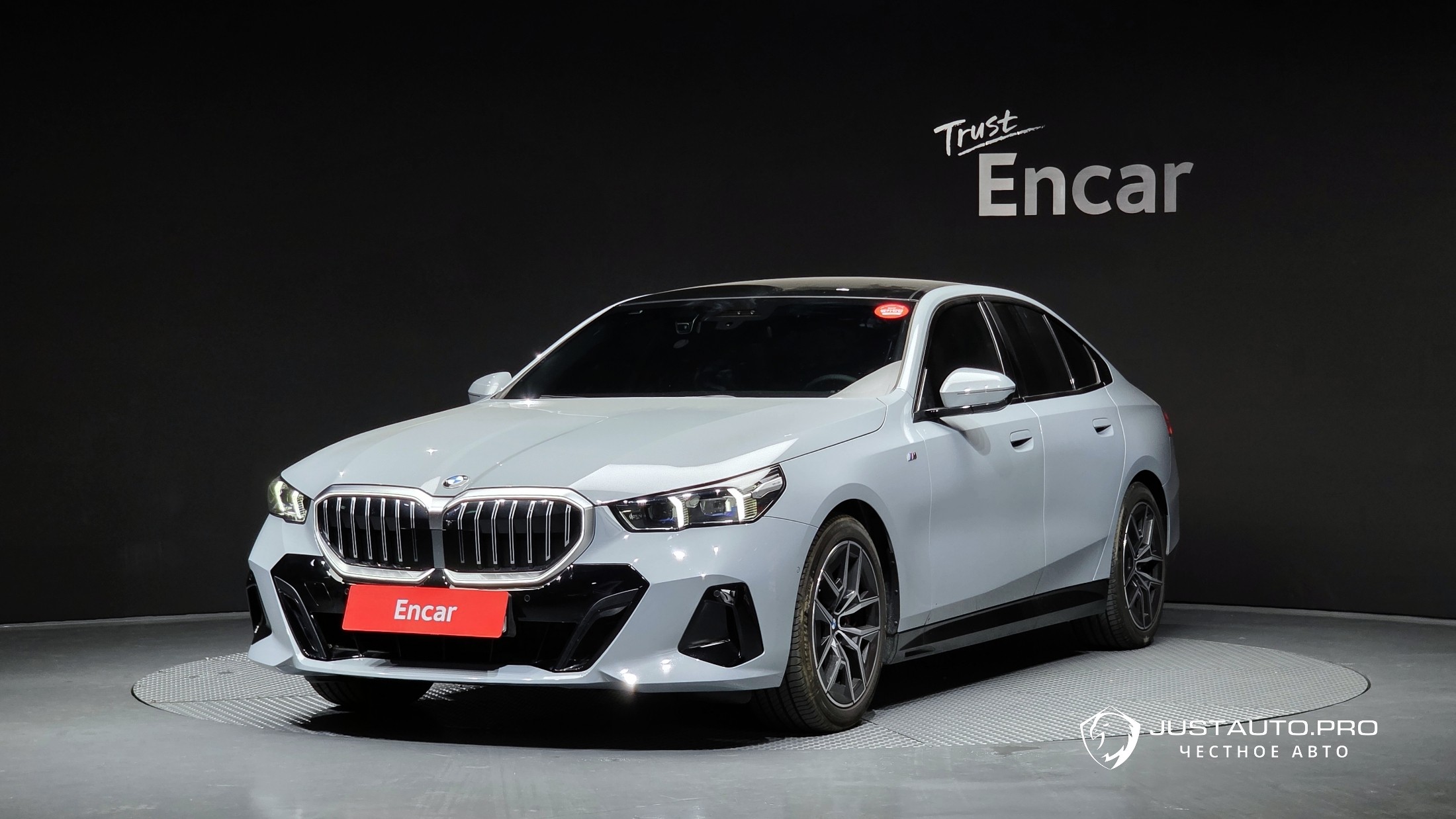 Автомобиль BMW 5-Series