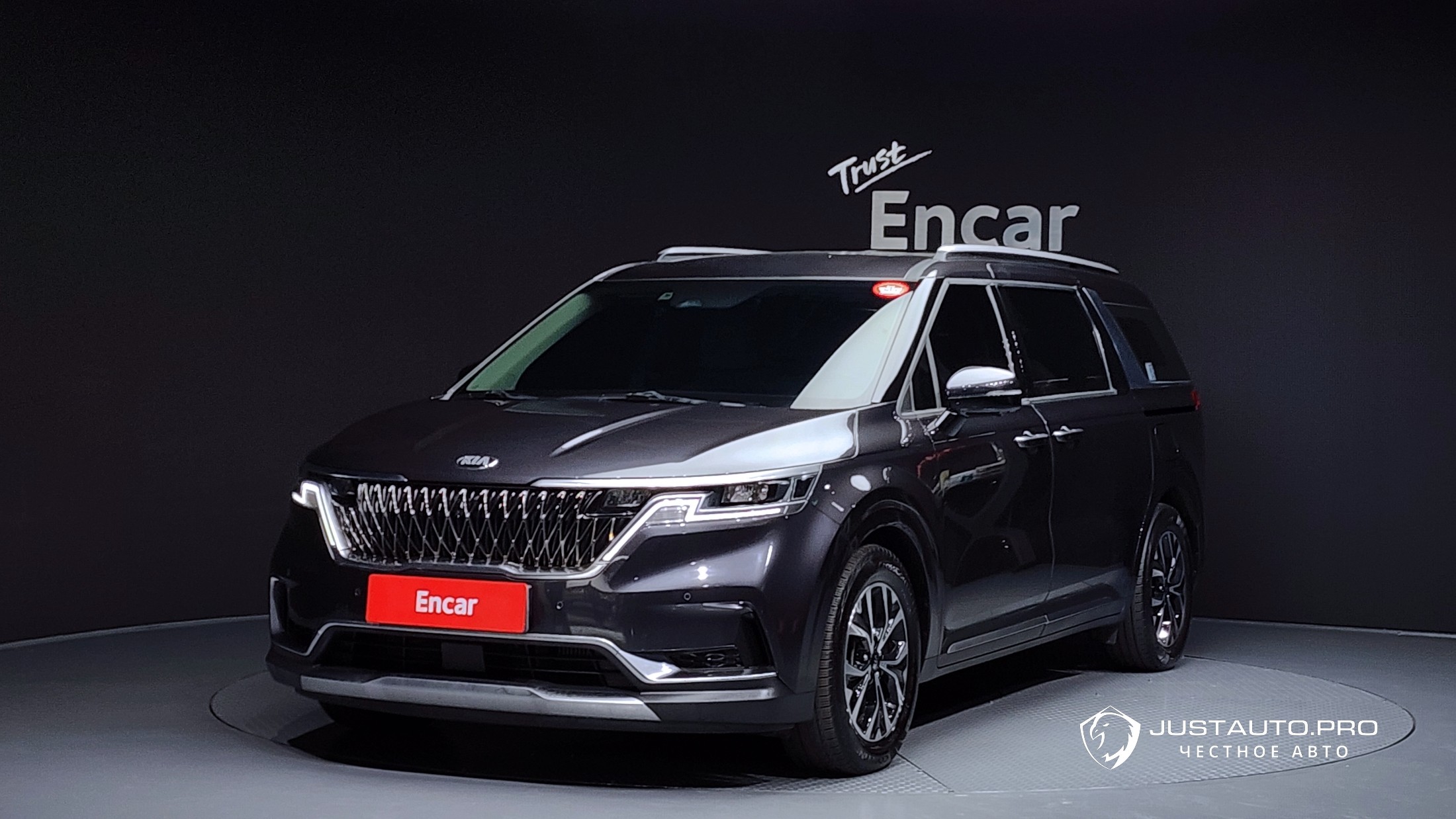 Автомобиль Kia Canival