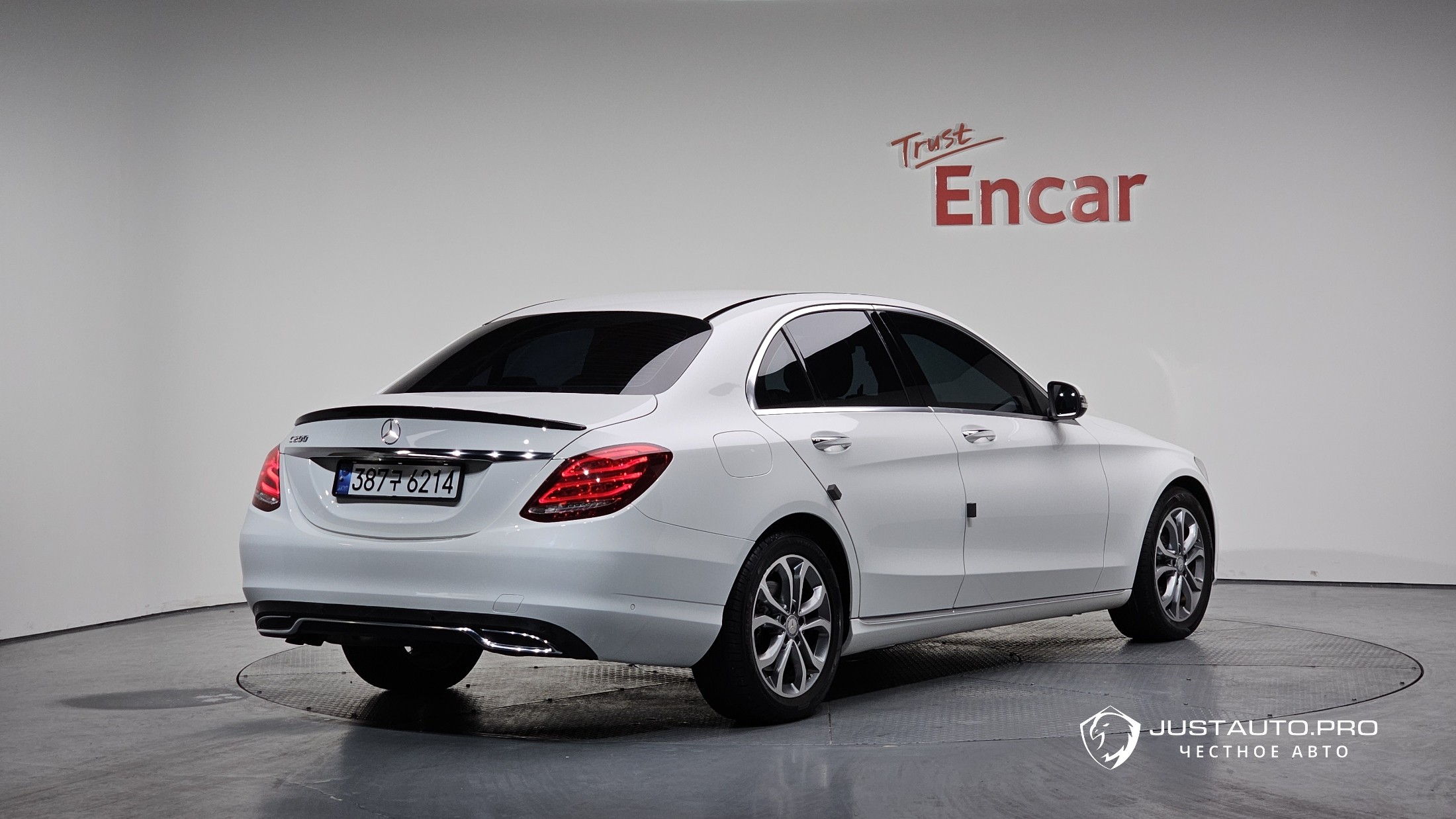 Автомобиль Mercedes-Benz C-Class