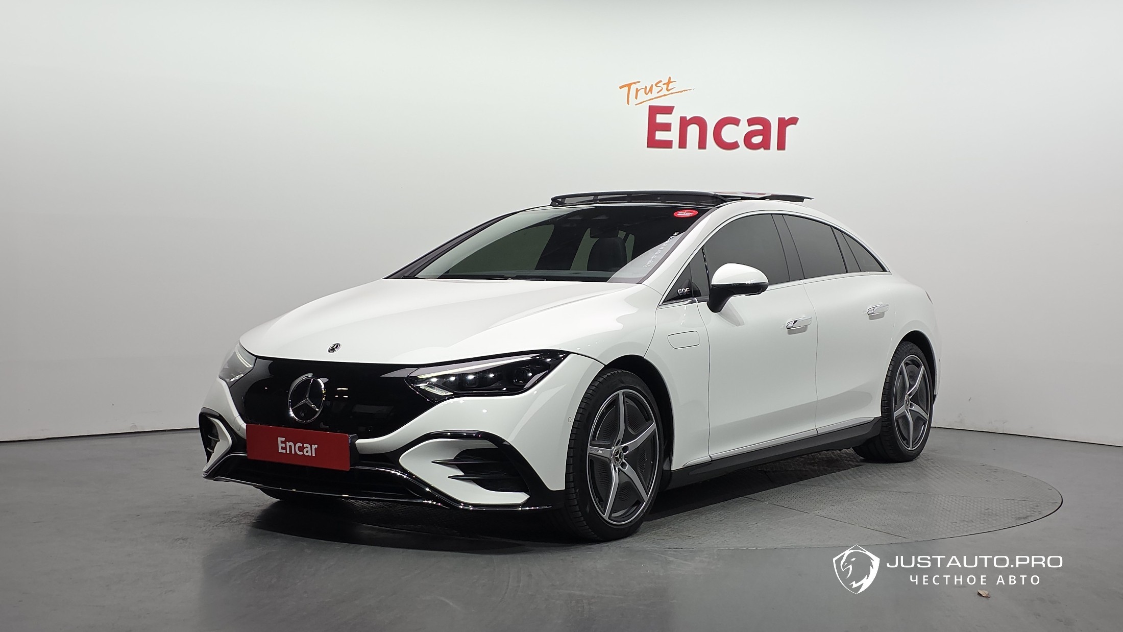 Автомобиль Mercedes-Benz EQE