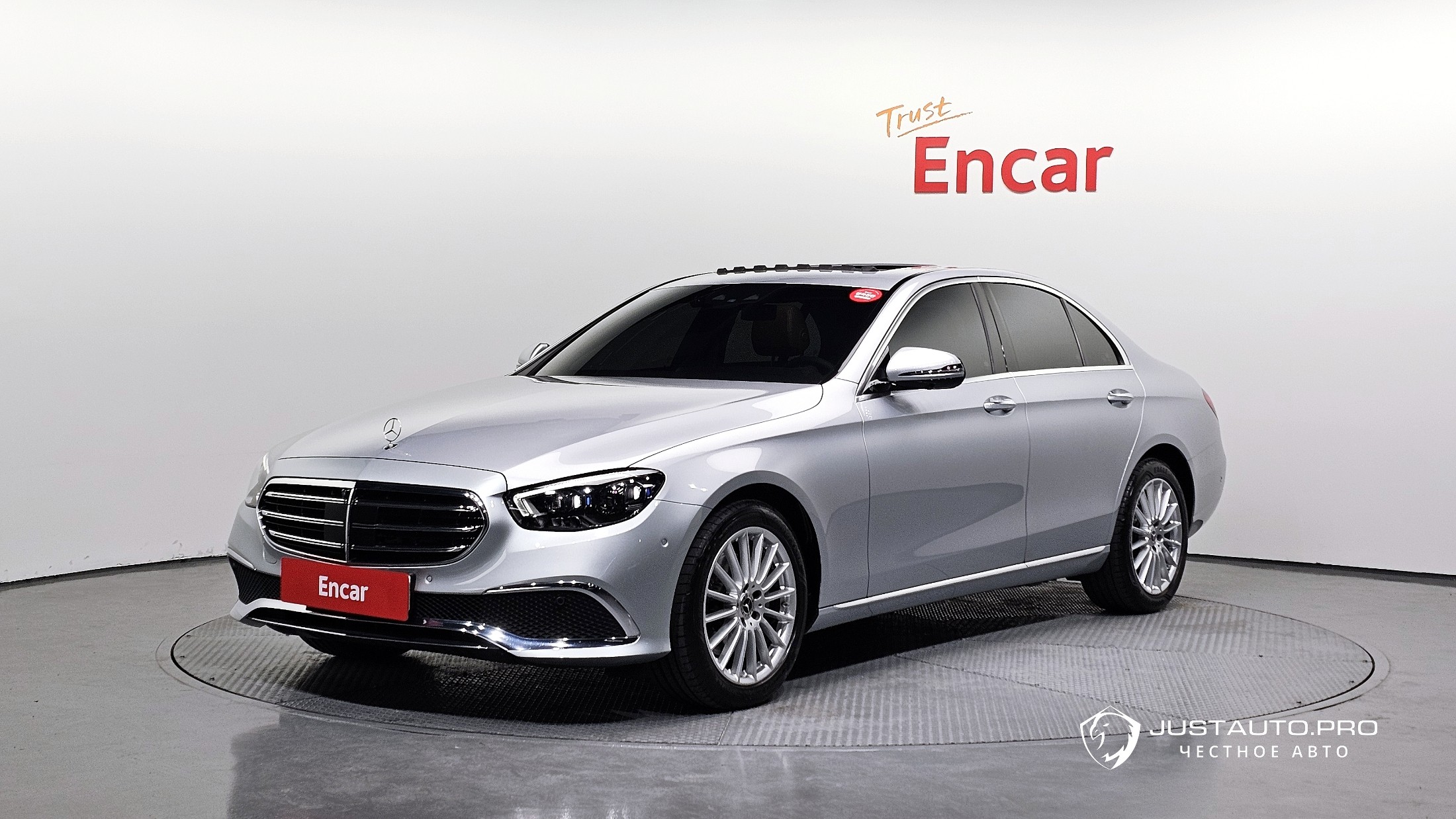Автомобиль Mercedes-Benz E-Class