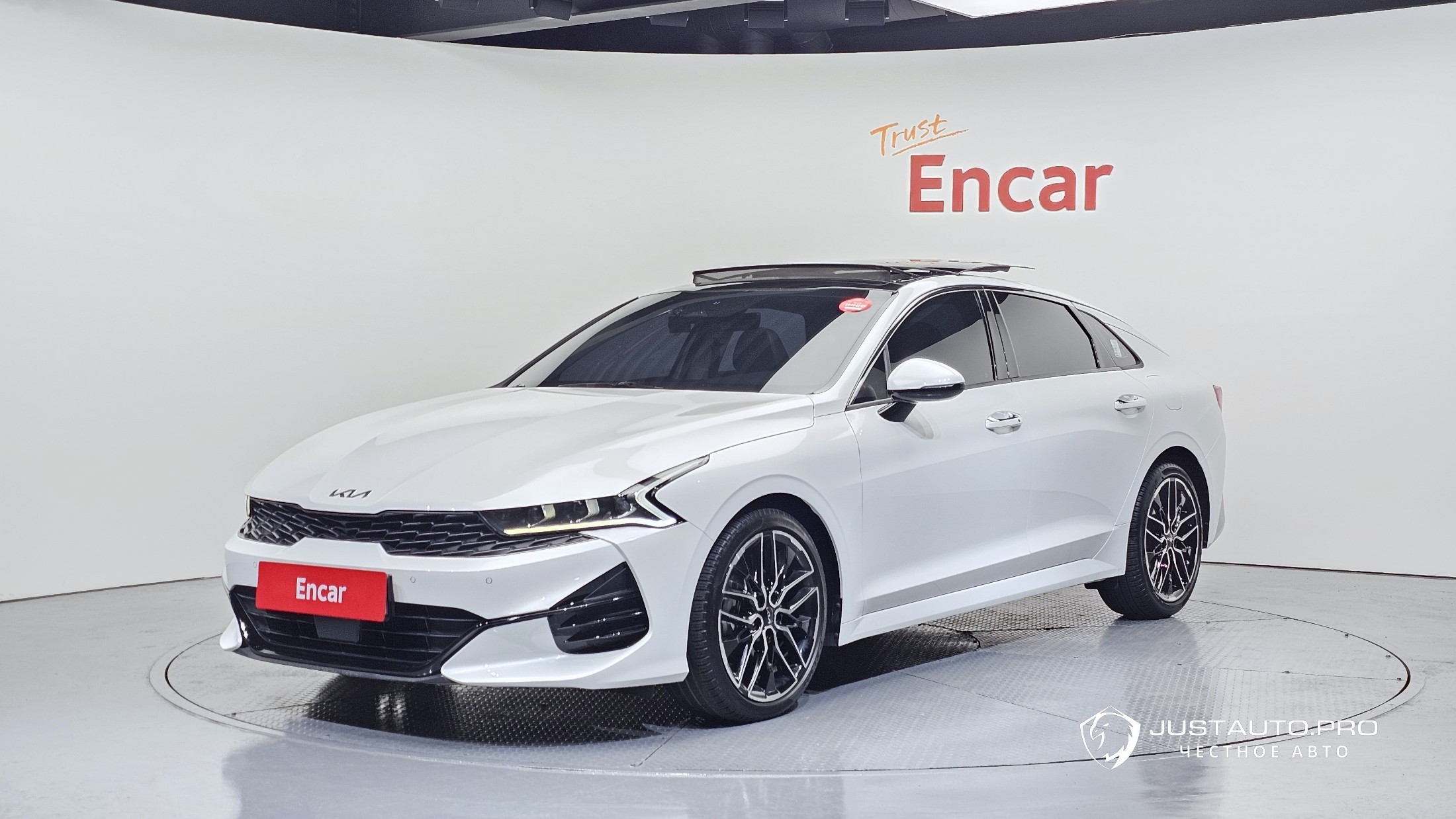 Автомобиль Kia K5