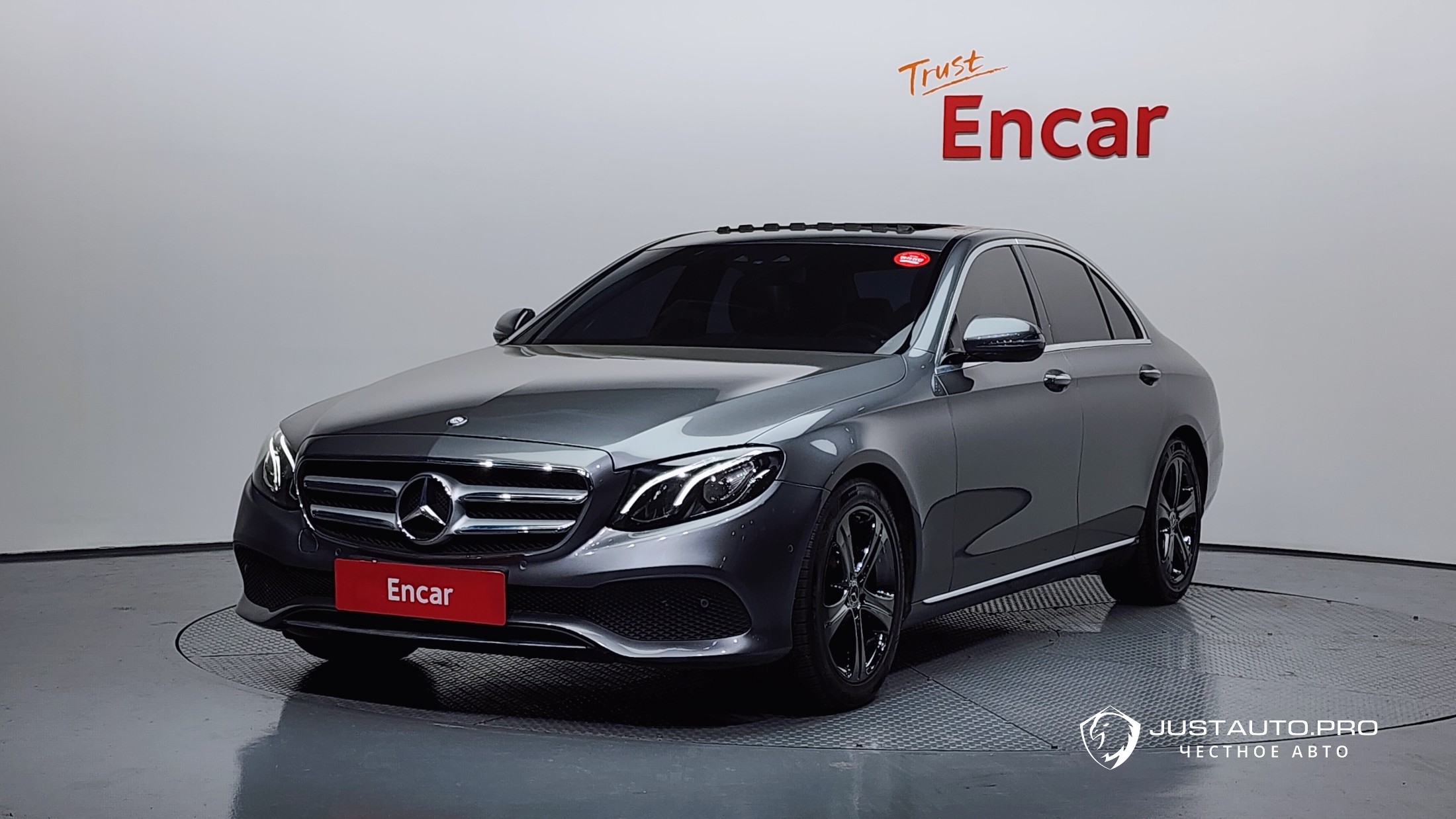 Автомобиль Mercedes-Benz E-Class