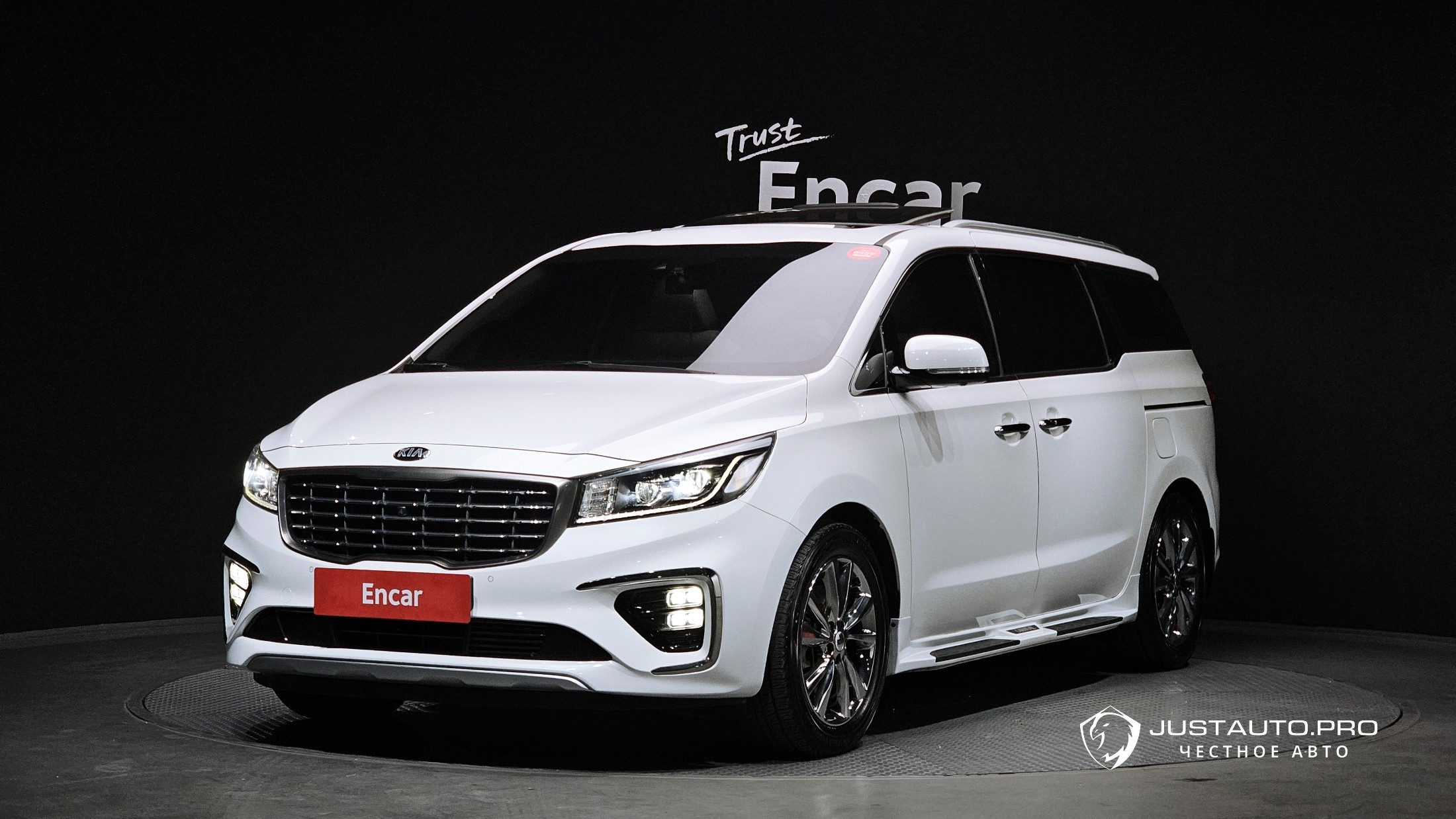 Автомобиль Kia Canival