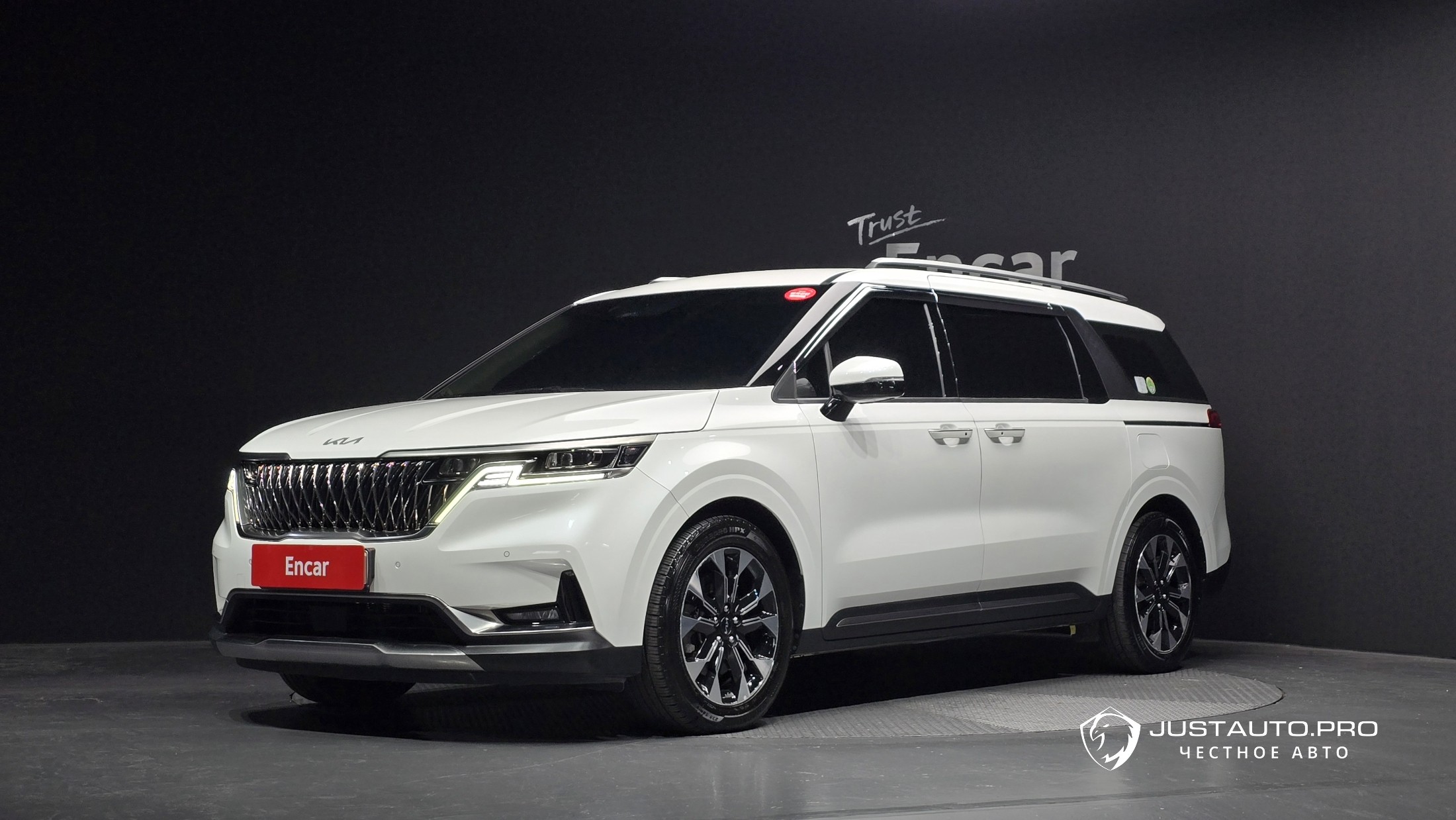 Автомобиль Kia Canival