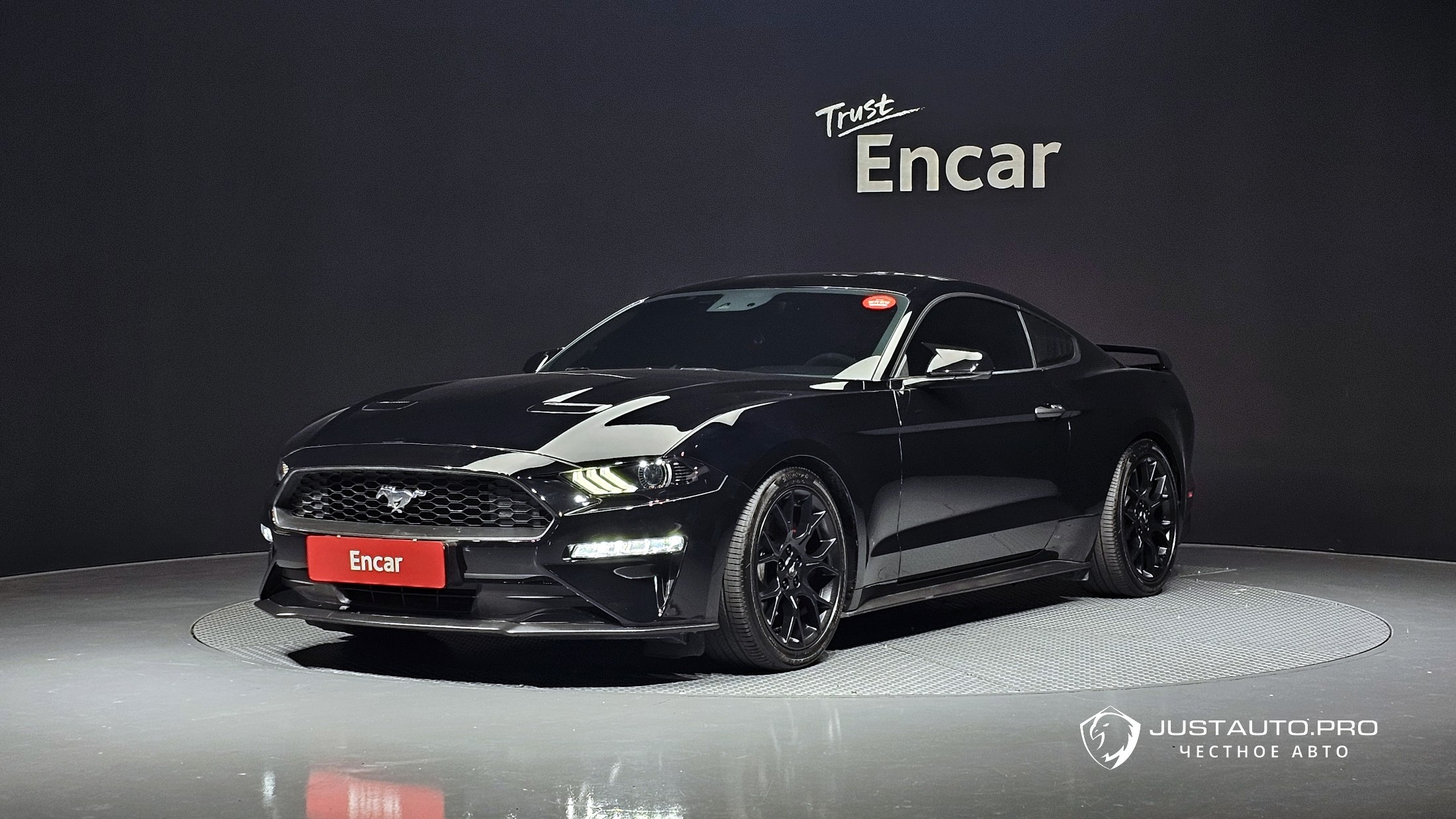 Автомобиль Ford Mustang