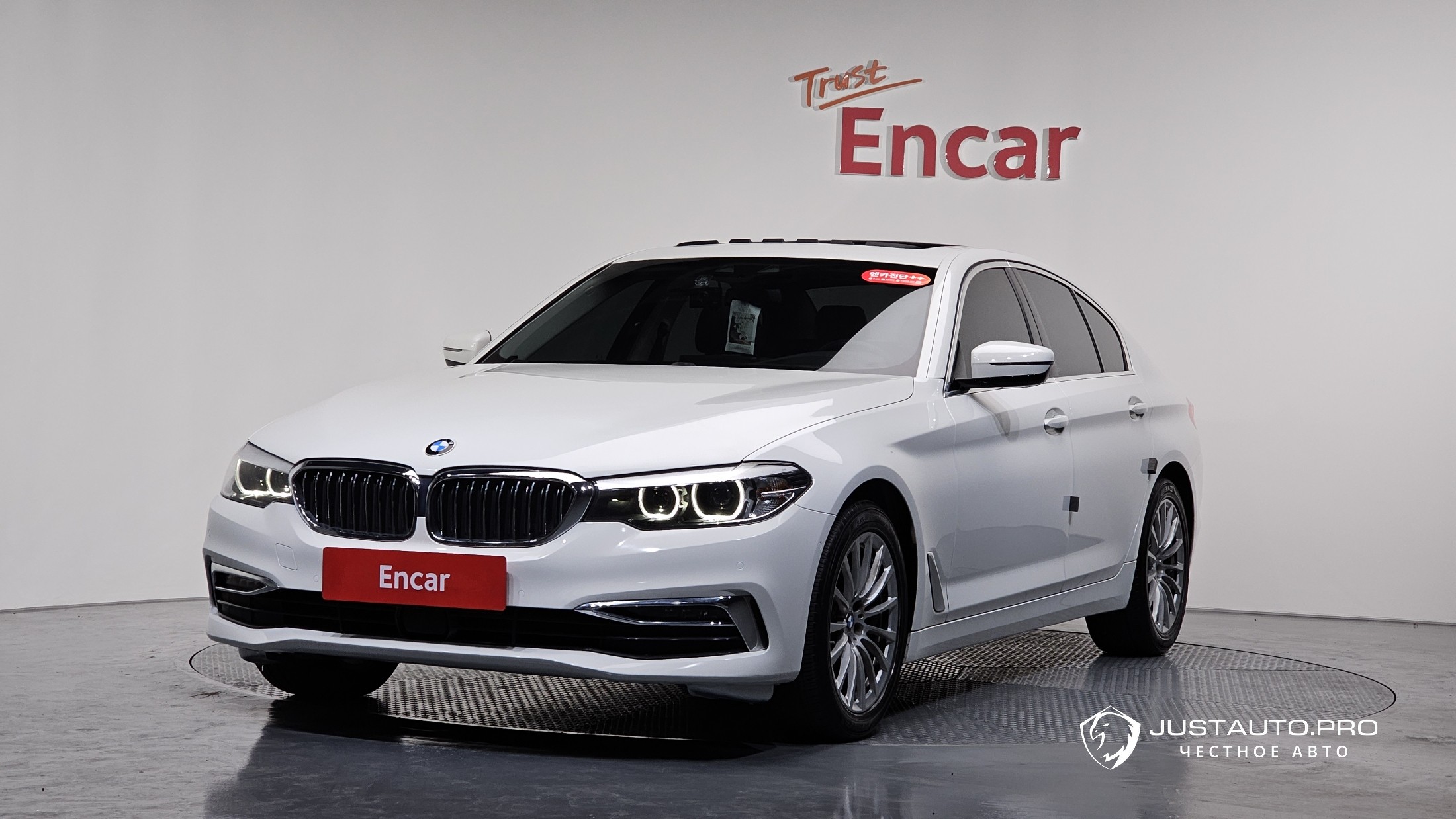 Автомобиль BMW 5-Series