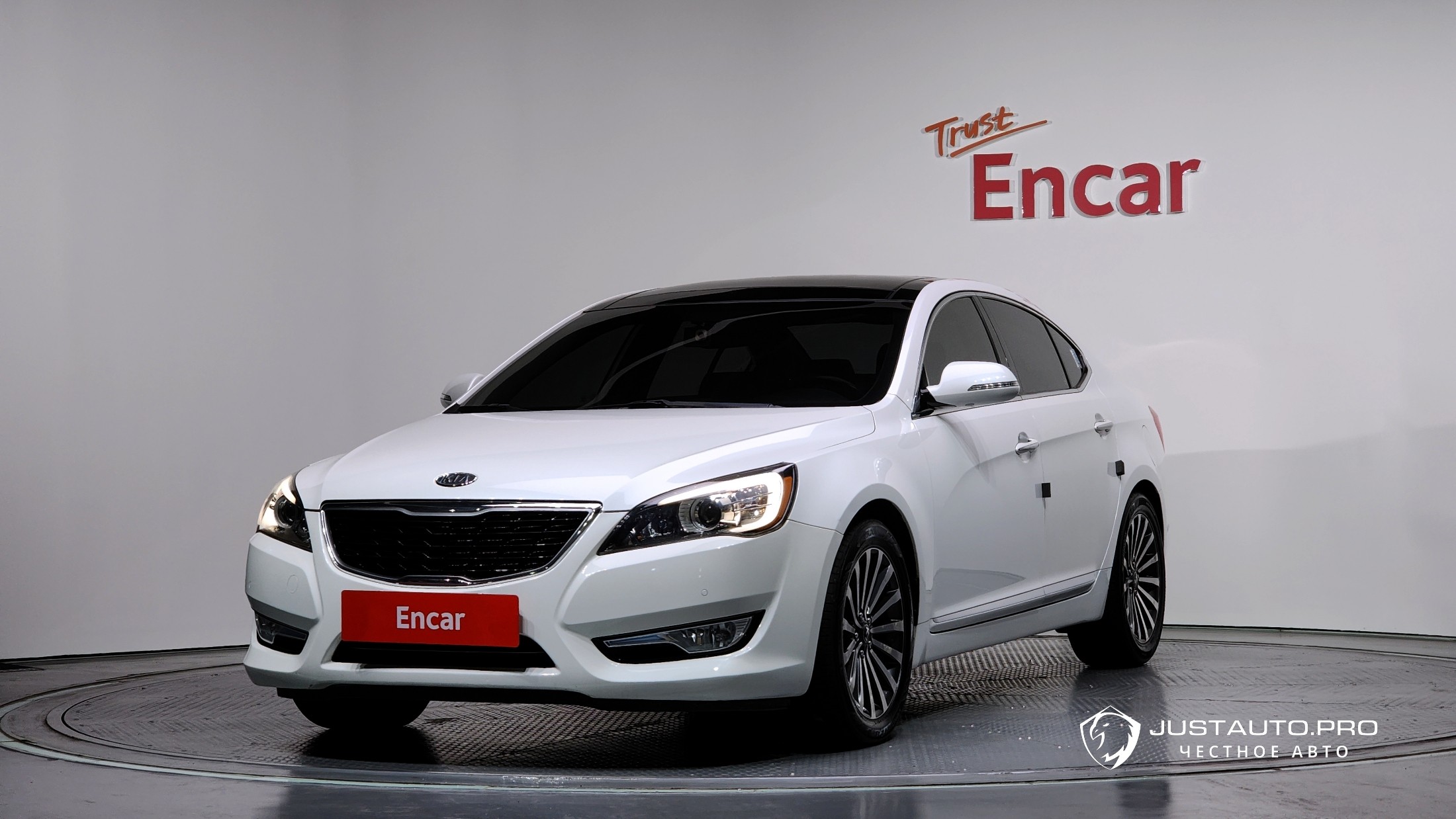 Автомобиль Kia K7