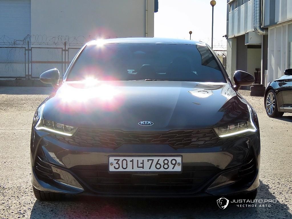 Автомобиль Kia K5