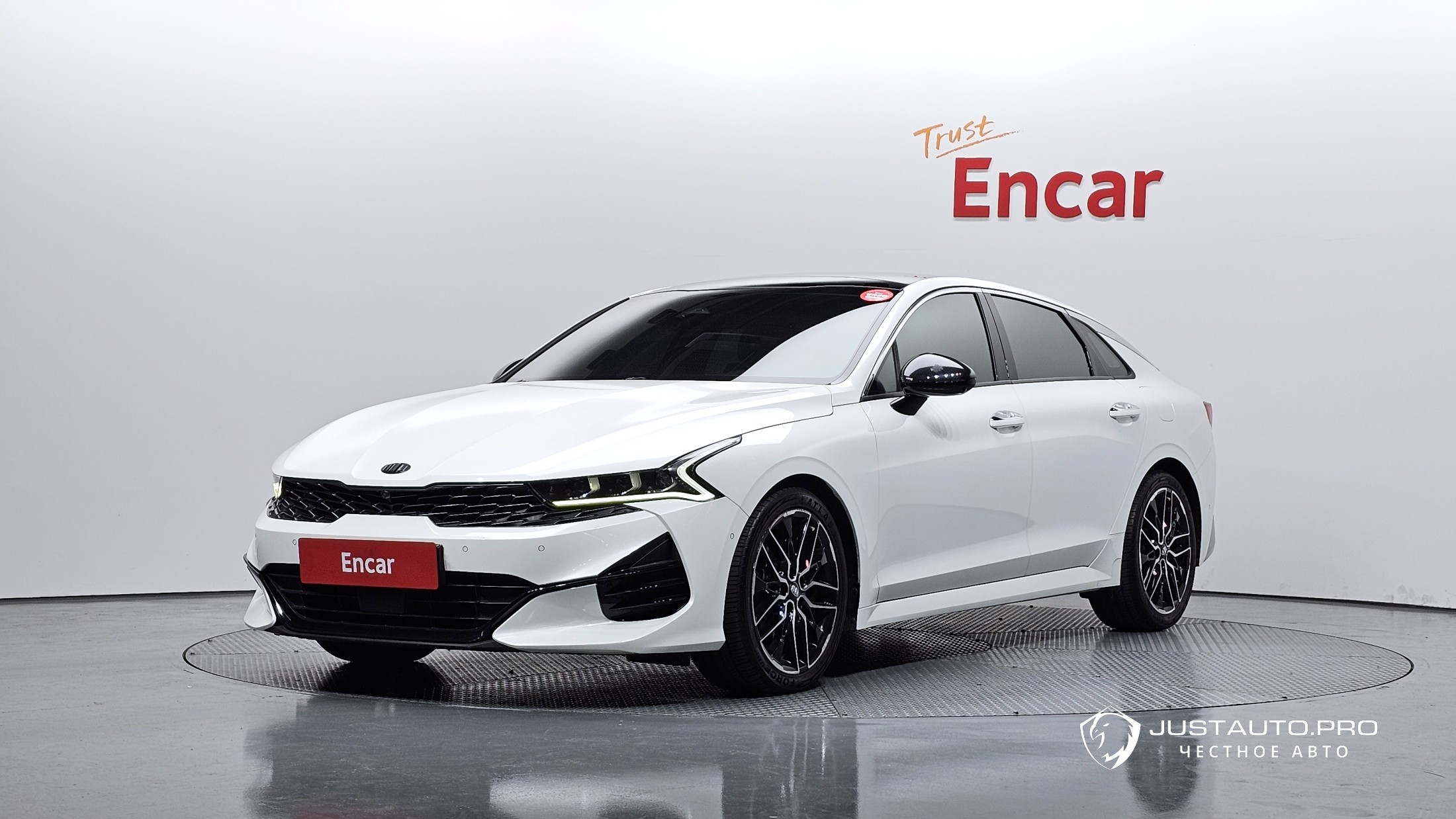 Автомобиль Kia K5