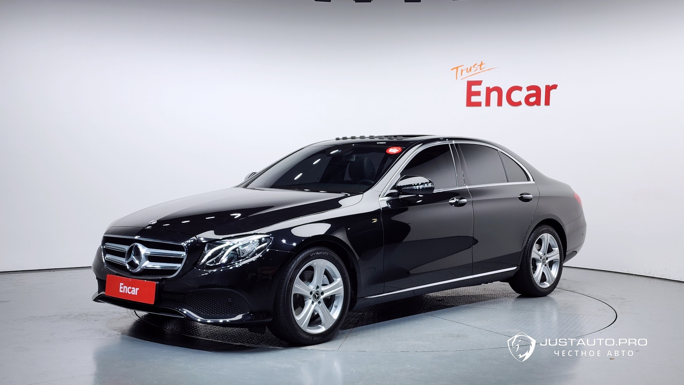 Автомобиль Mercedes-Benz E-Class