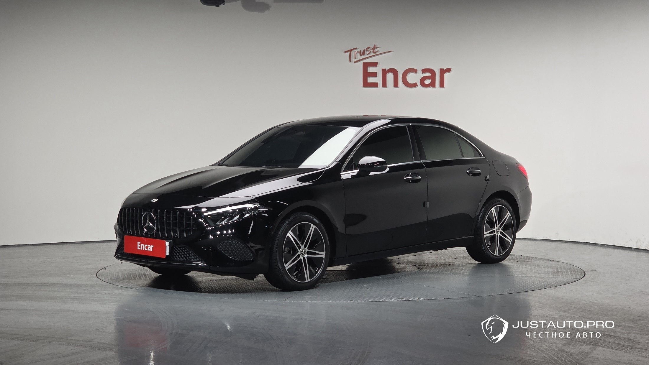 Автомобиль Mercedes-Benz A-Class