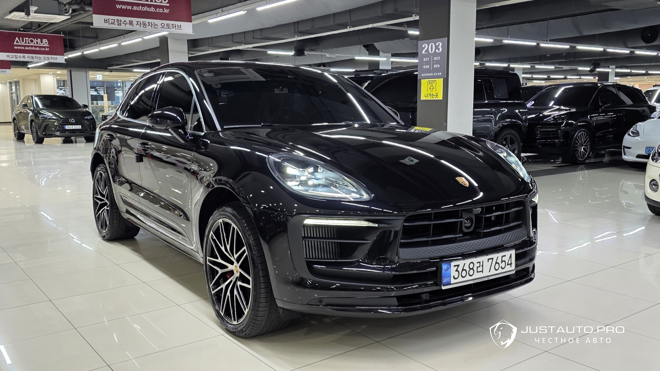 Автомобиль Porsche Macan