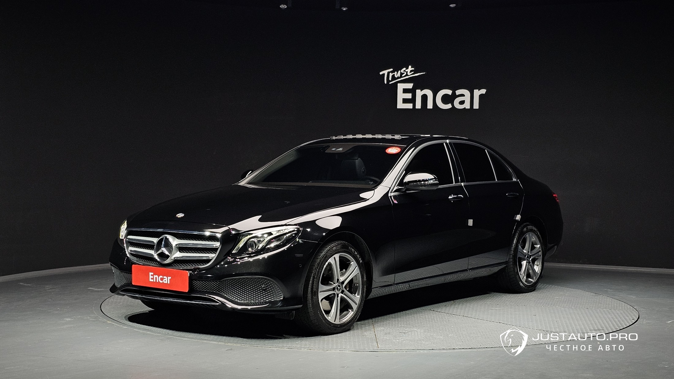 Автомобиль Mercedes-Benz E-Class