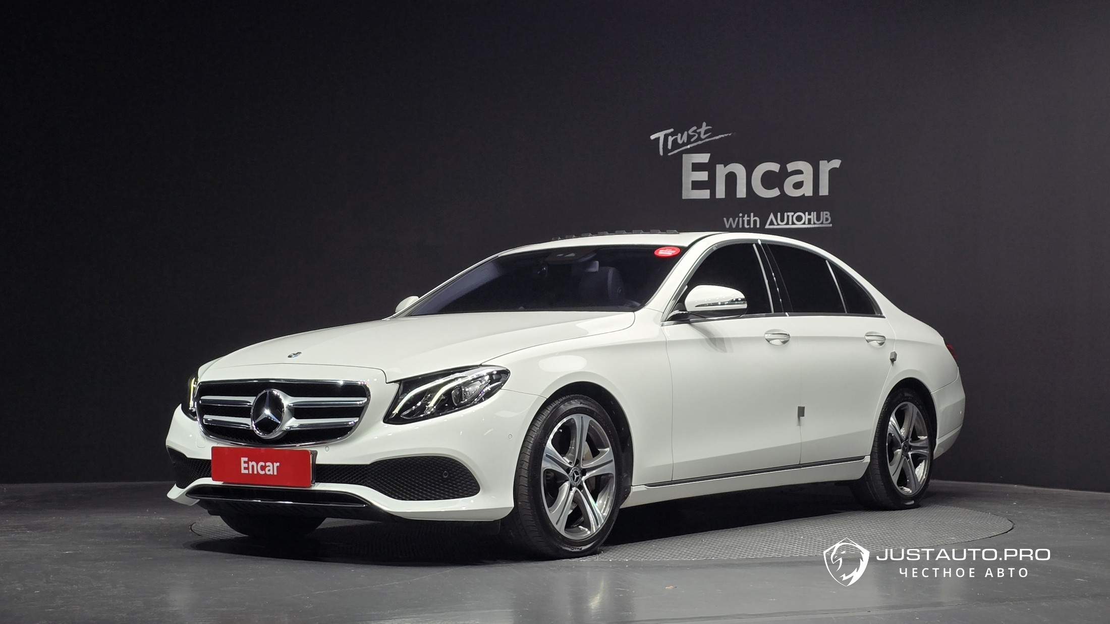 Автомобиль Mercedes-Benz E-Class