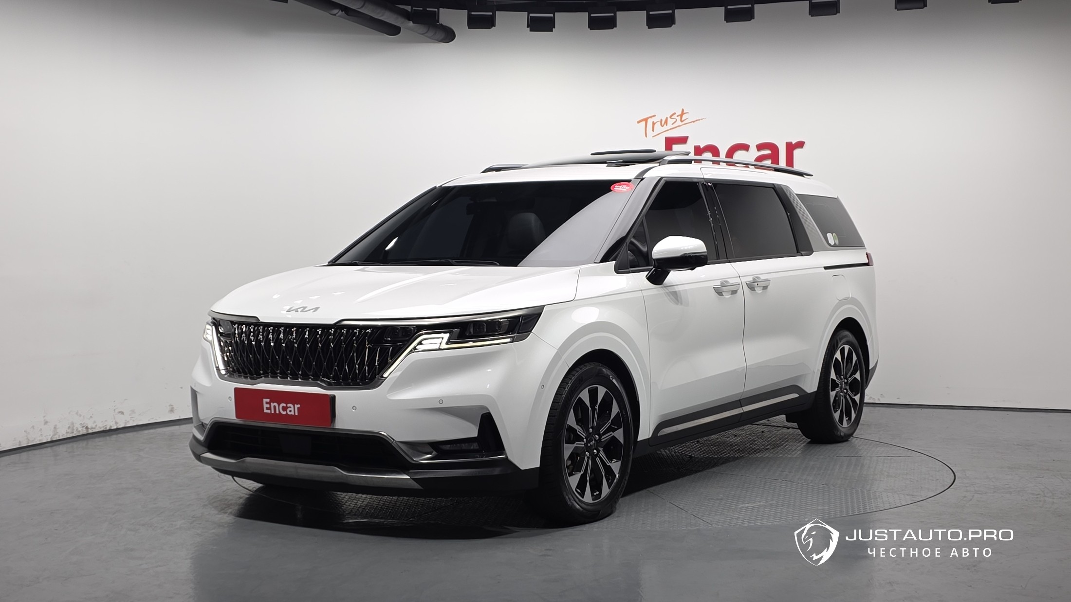 Автомобиль Kia Canival