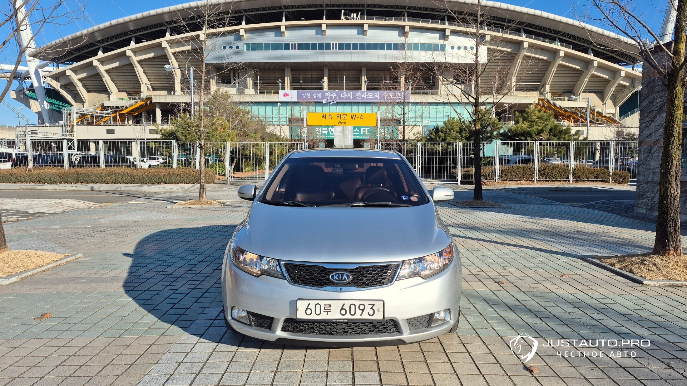 Автомобиль Kia Porte