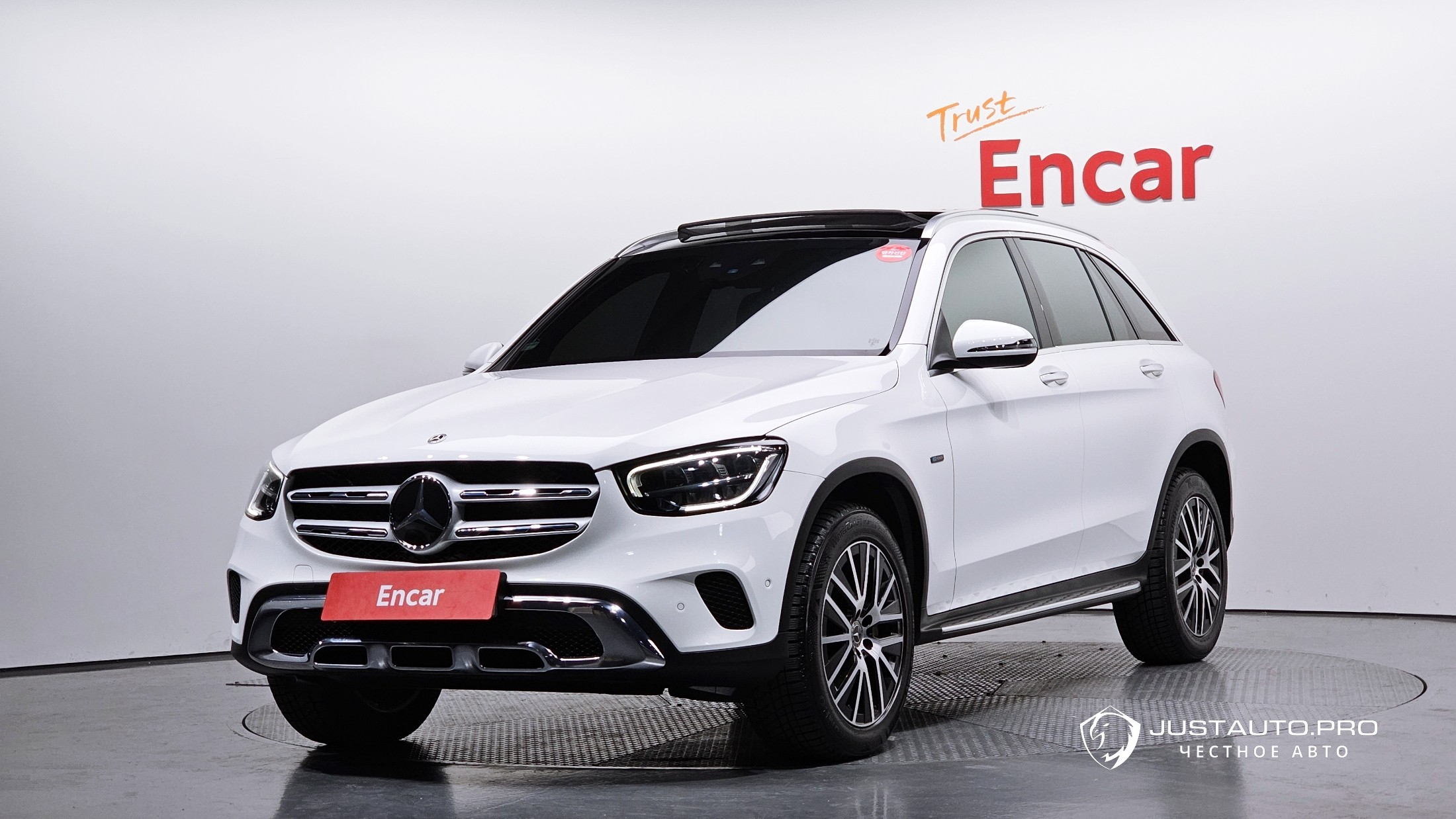Автомобиль Mercedes-Benz GLC-Class