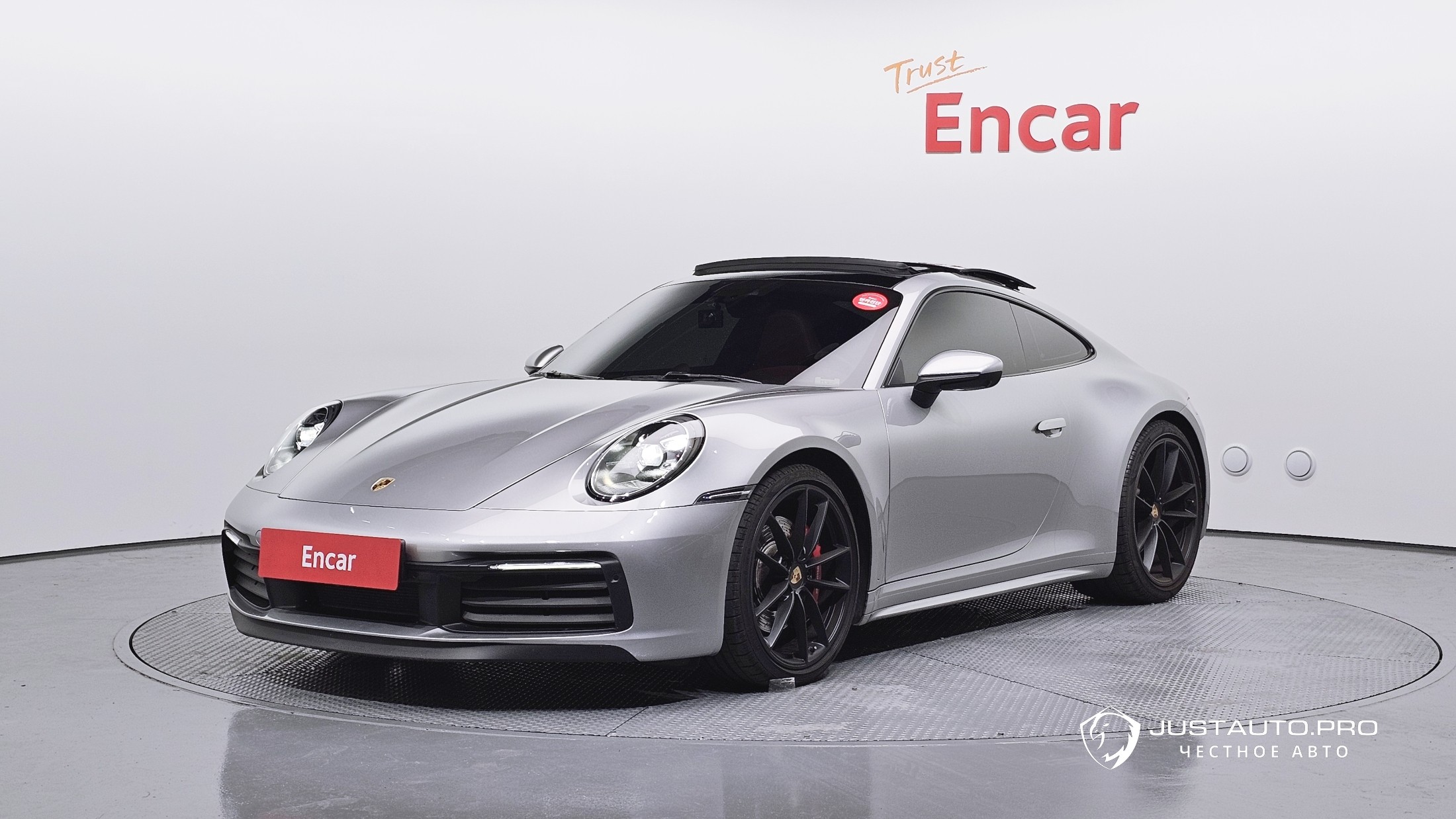 Автомобиль Porsche 911